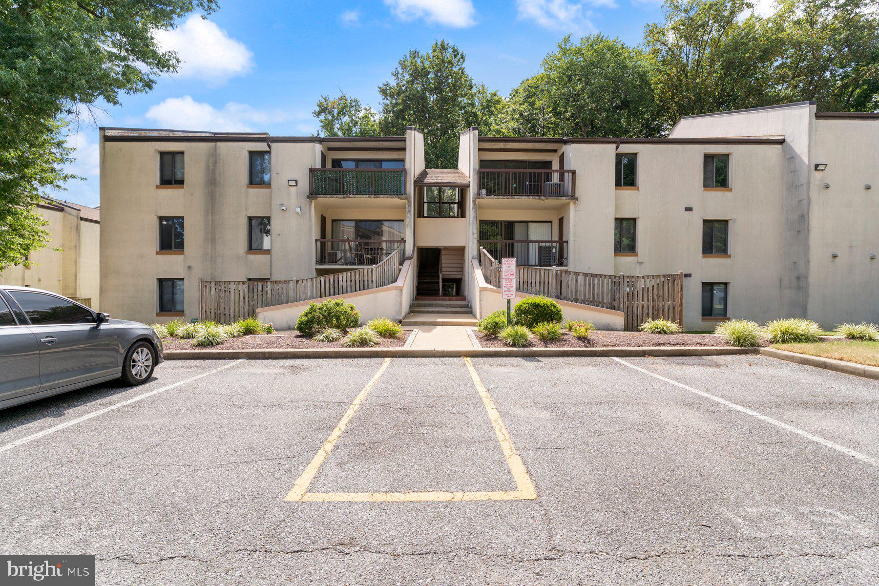 TREETOP - Residential