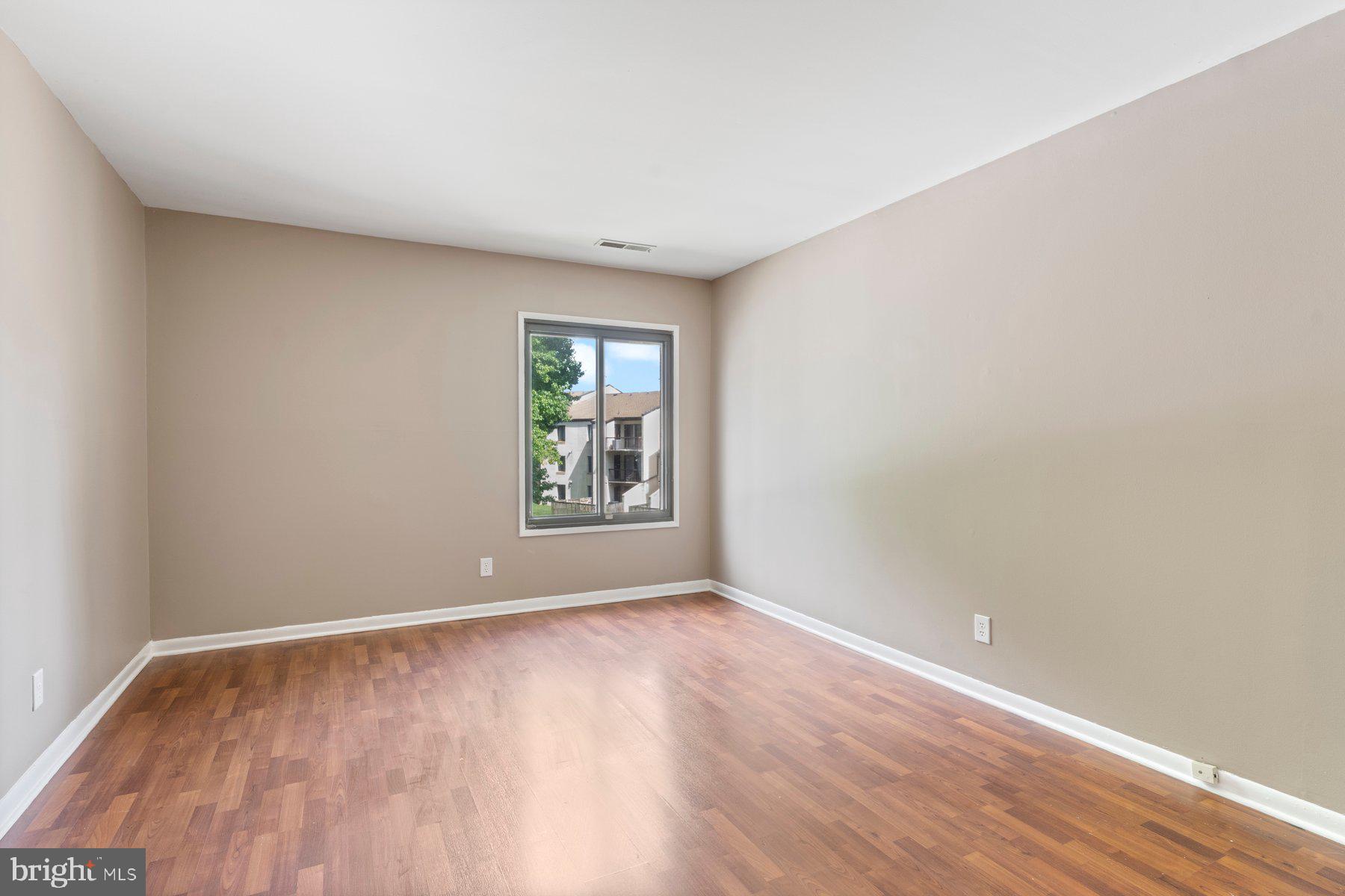 TREETOP - Residential