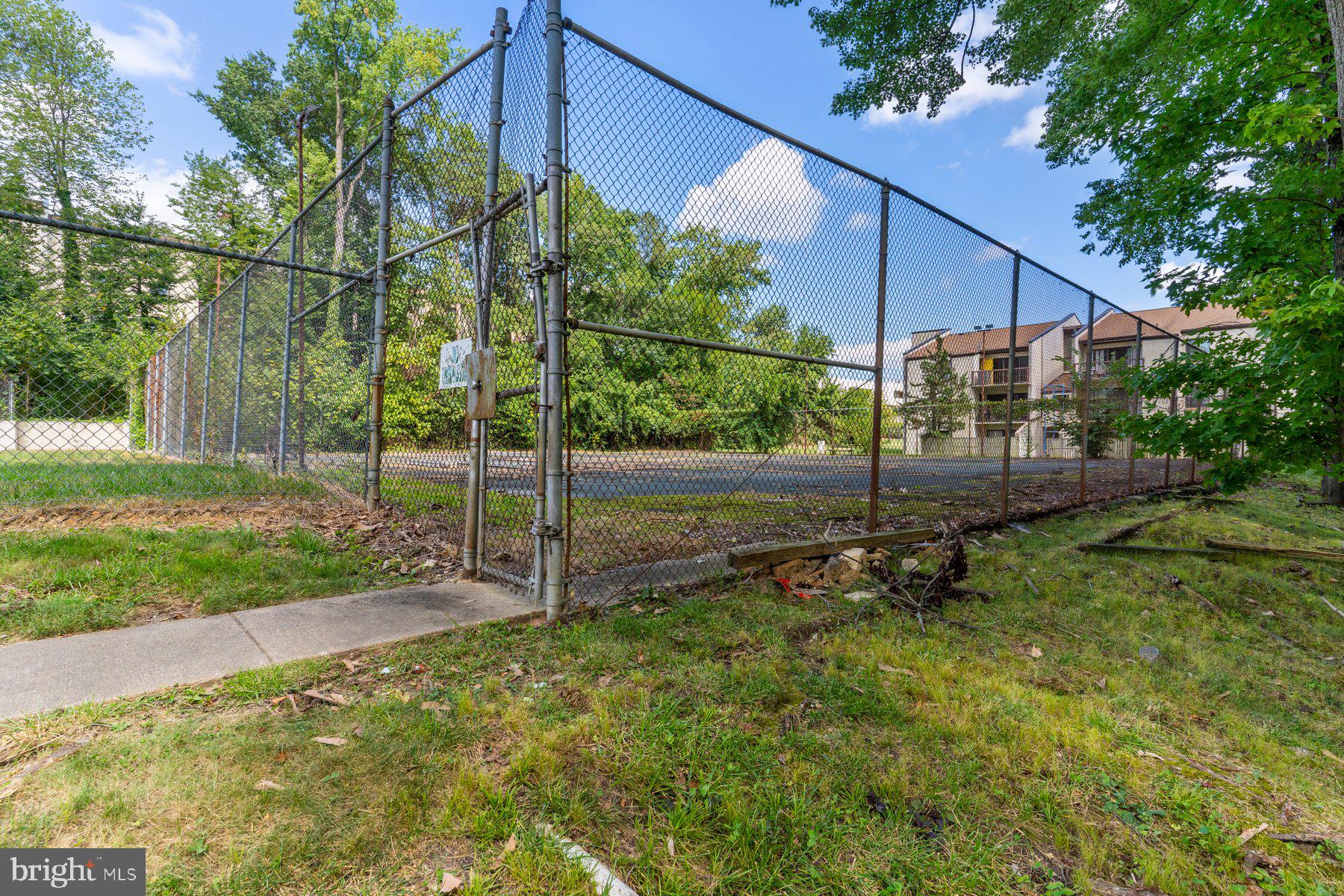 TREETOP - Residential