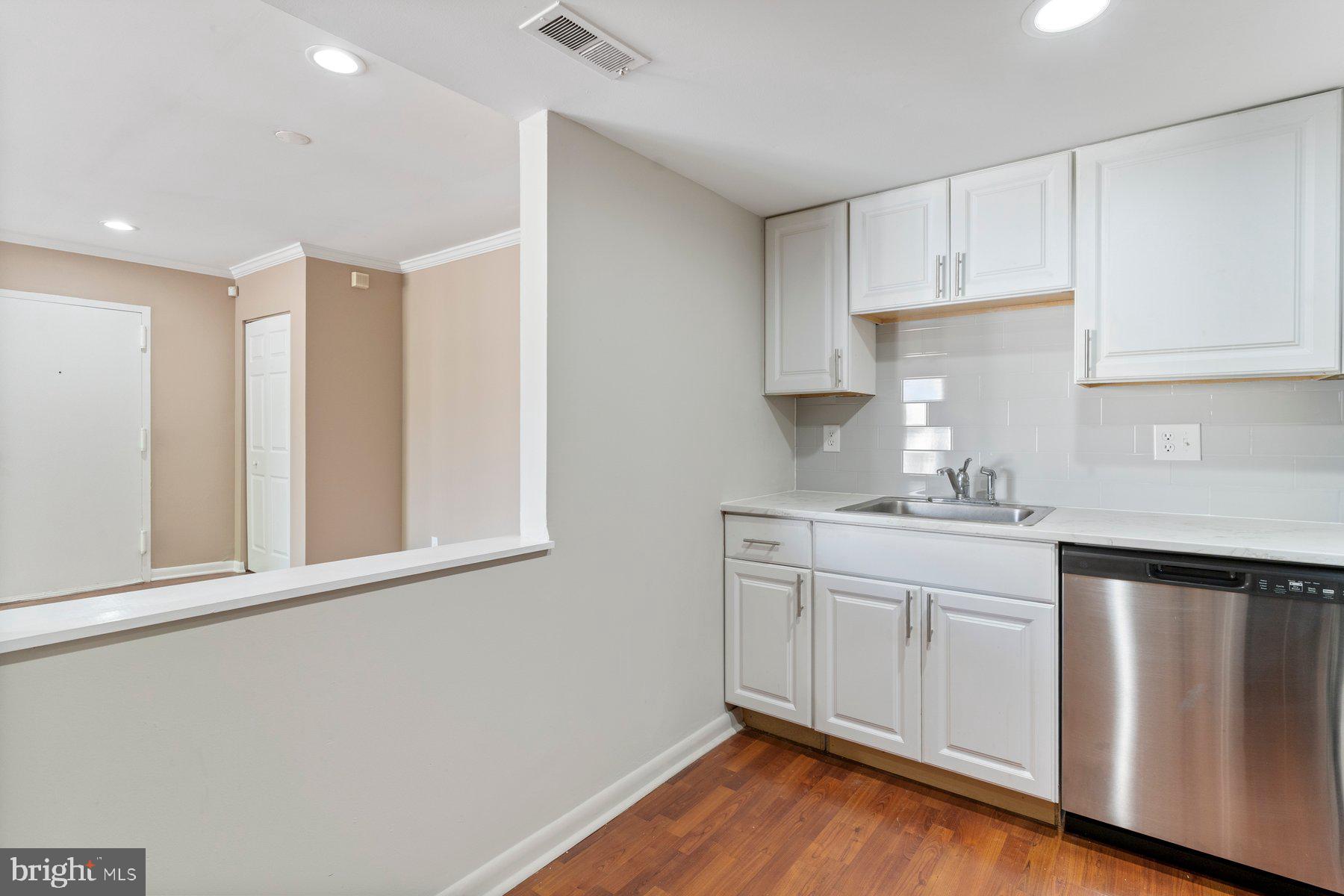 TREETOP - Residential