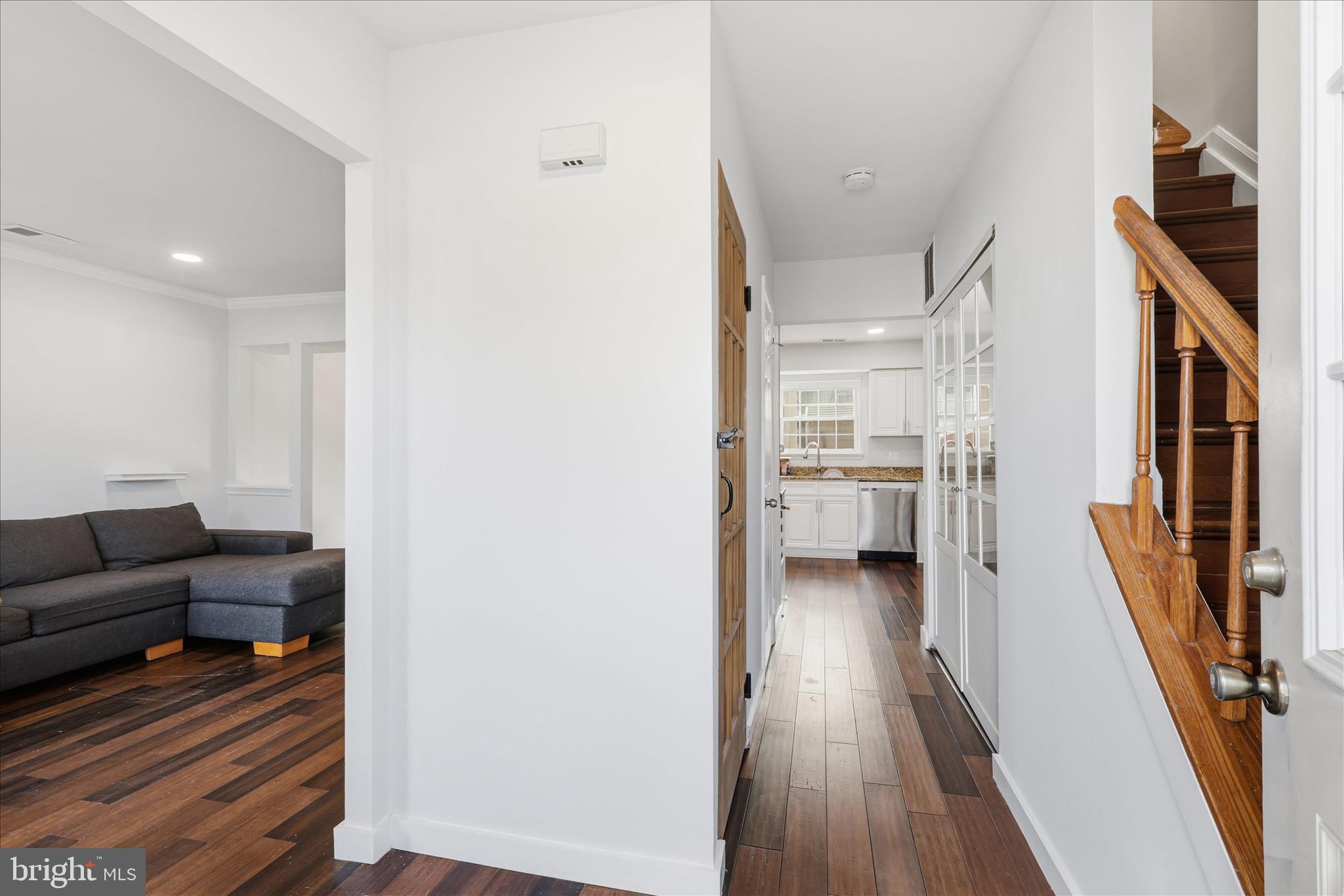 LONDON TOWNE - Residential