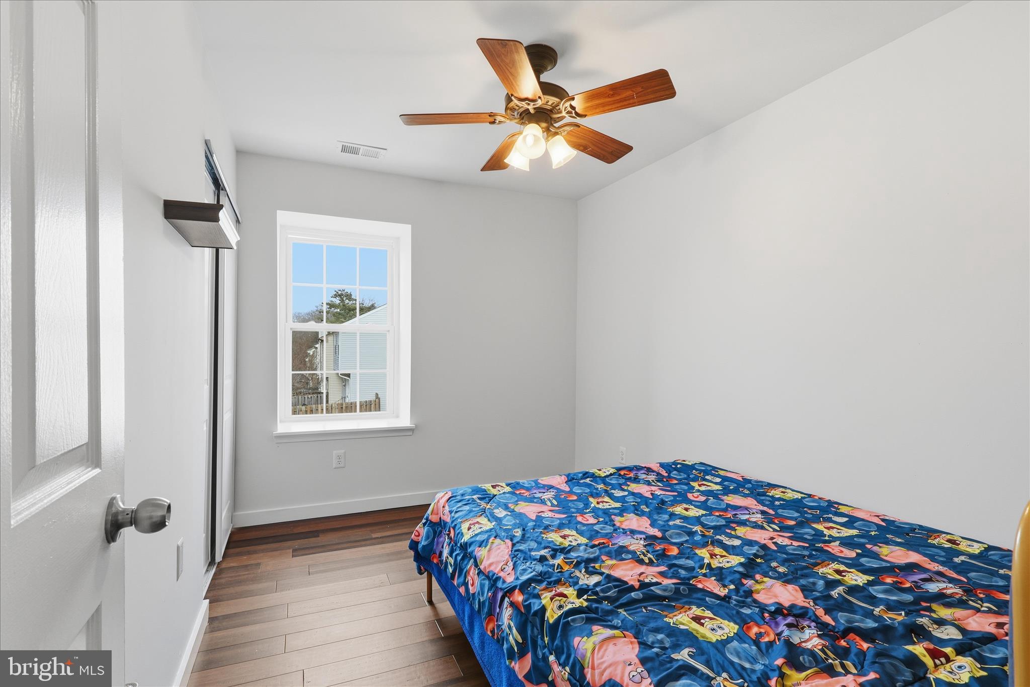 LONDON TOWNE - Residential