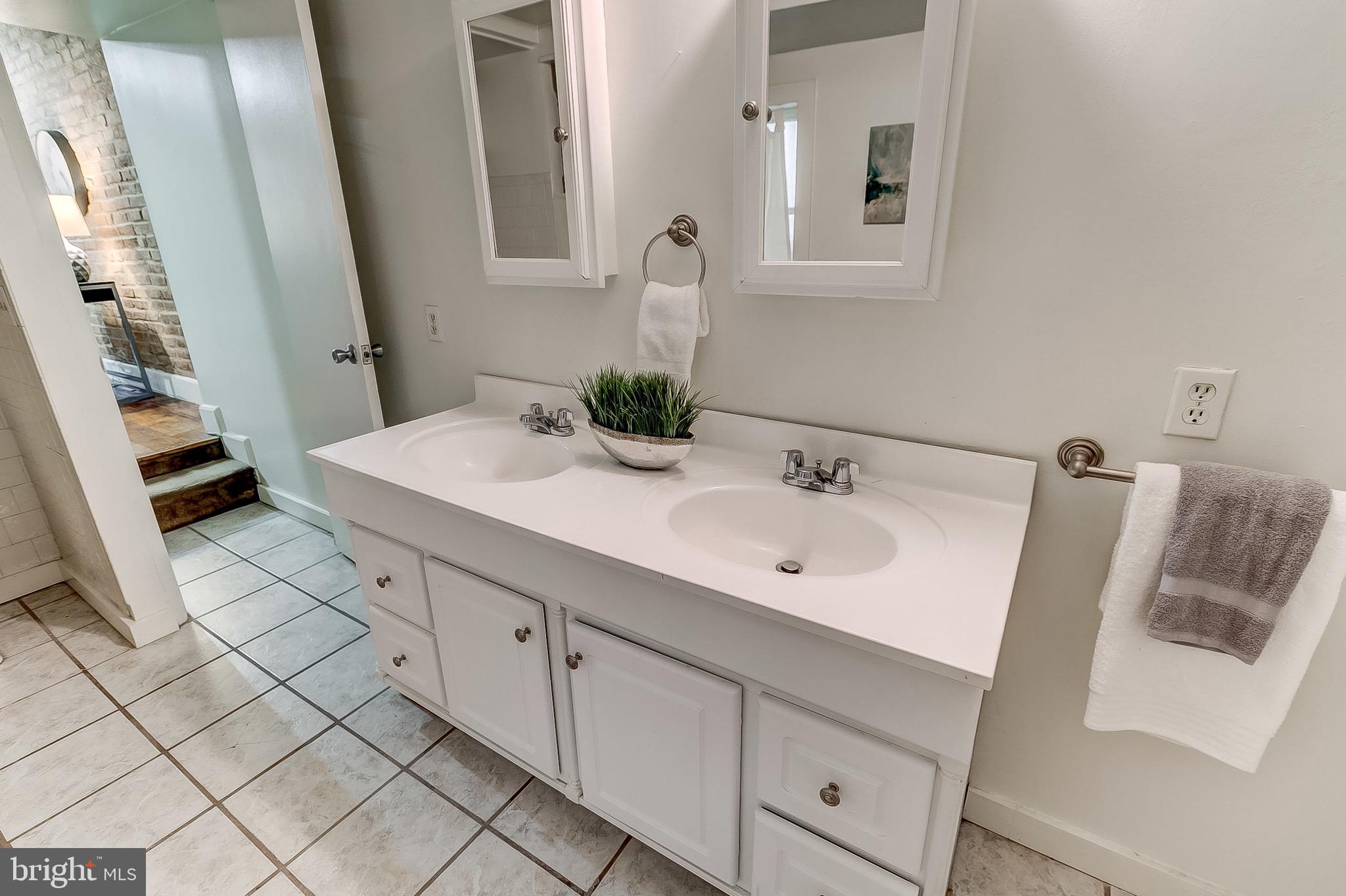 FEDERAL HILL HISTORIC DISTRICT - Residential Lease