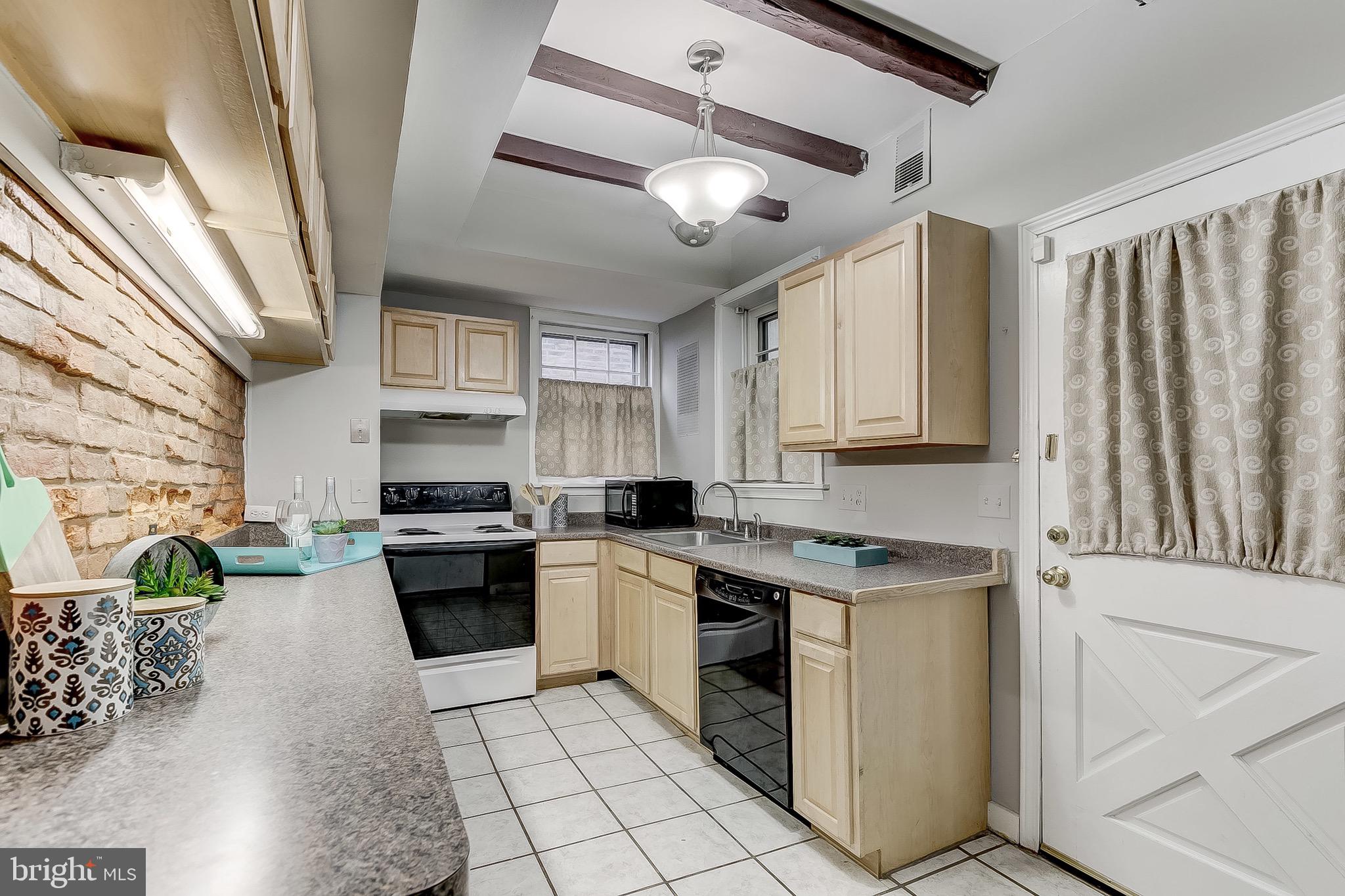 FEDERAL HILL HISTORIC DISTRICT - Residential Lease