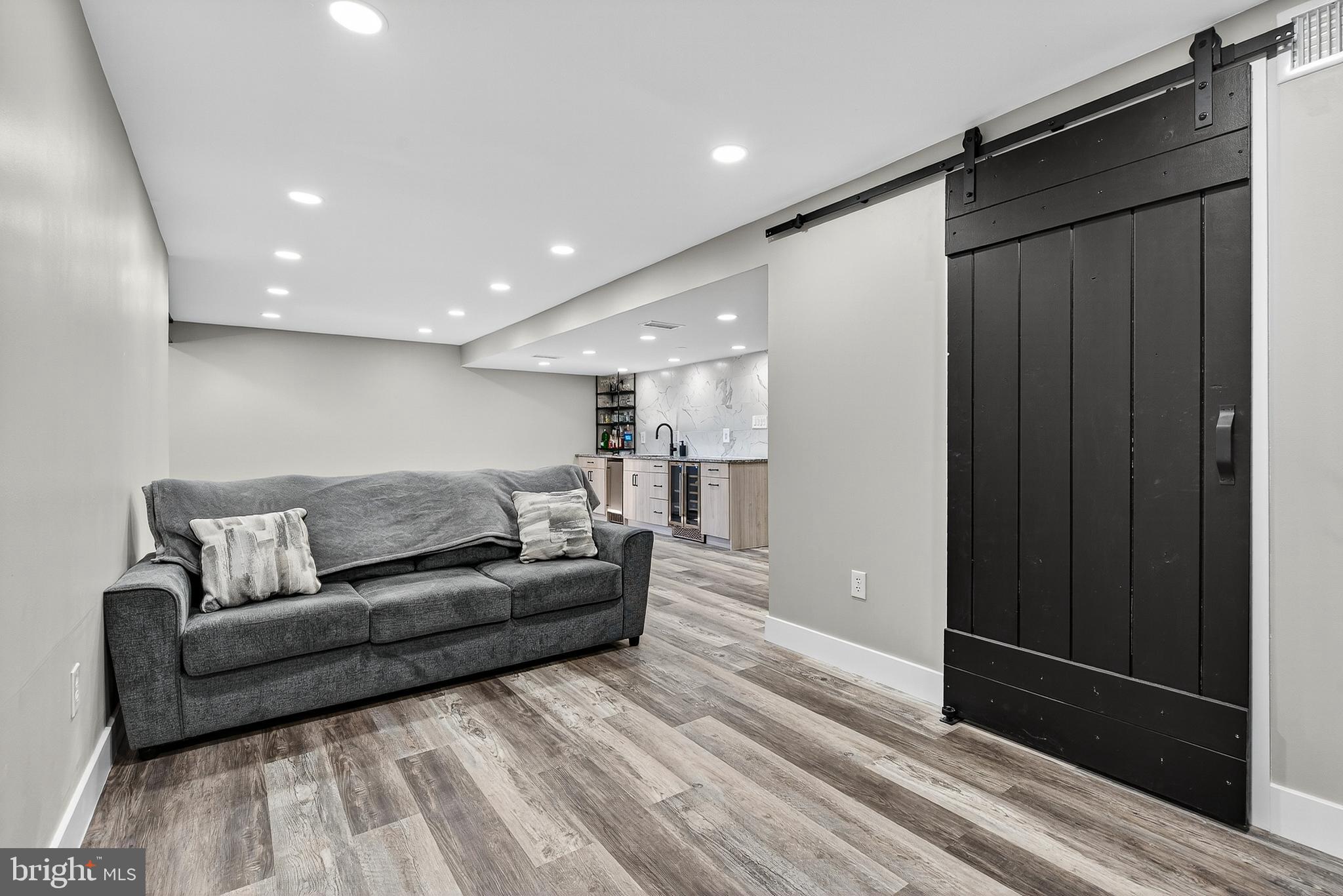 MEADOWBROOK - Residential