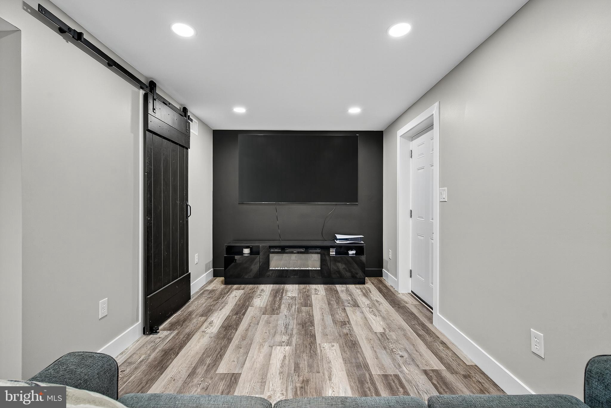 MEADOWBROOK - Residential