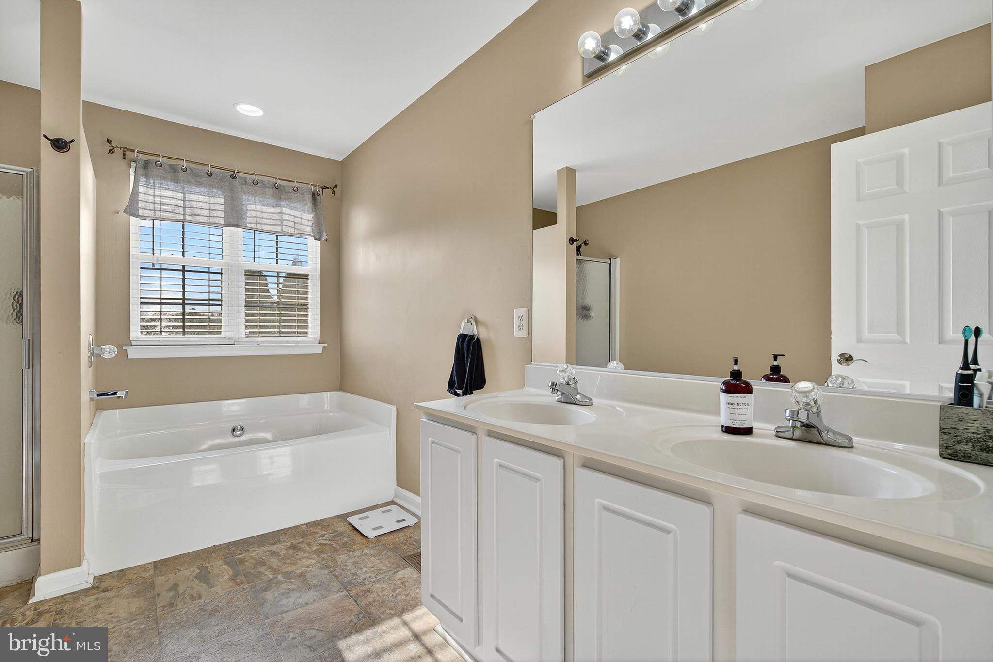 MEADOWBROOK - Residential