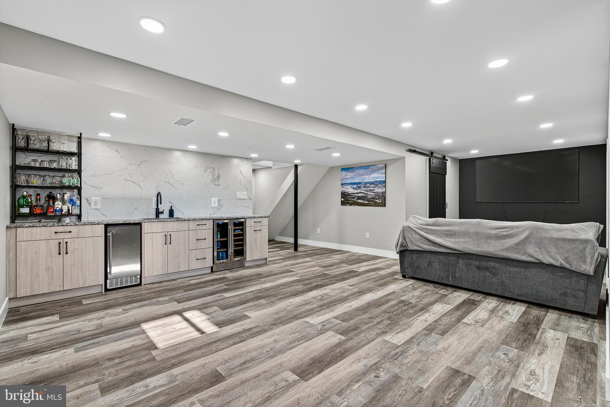 MEADOWBROOK - Residential