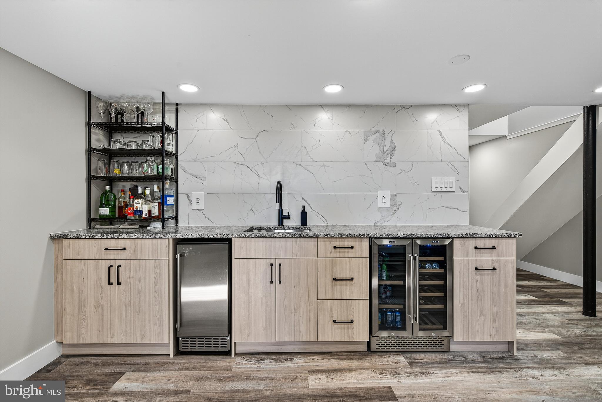 MEADOWBROOK - Residential