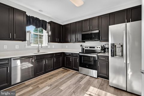 Photo of 27 Planetree Drive, TANEYTOWN, MD 21787 (MLS # MDCR2030820)