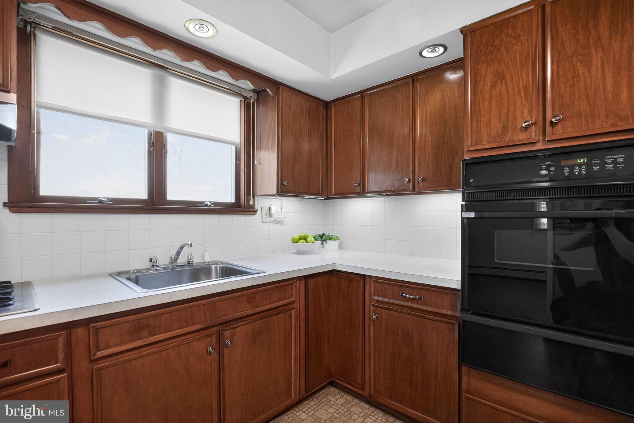 GLENSIDE - Residential
