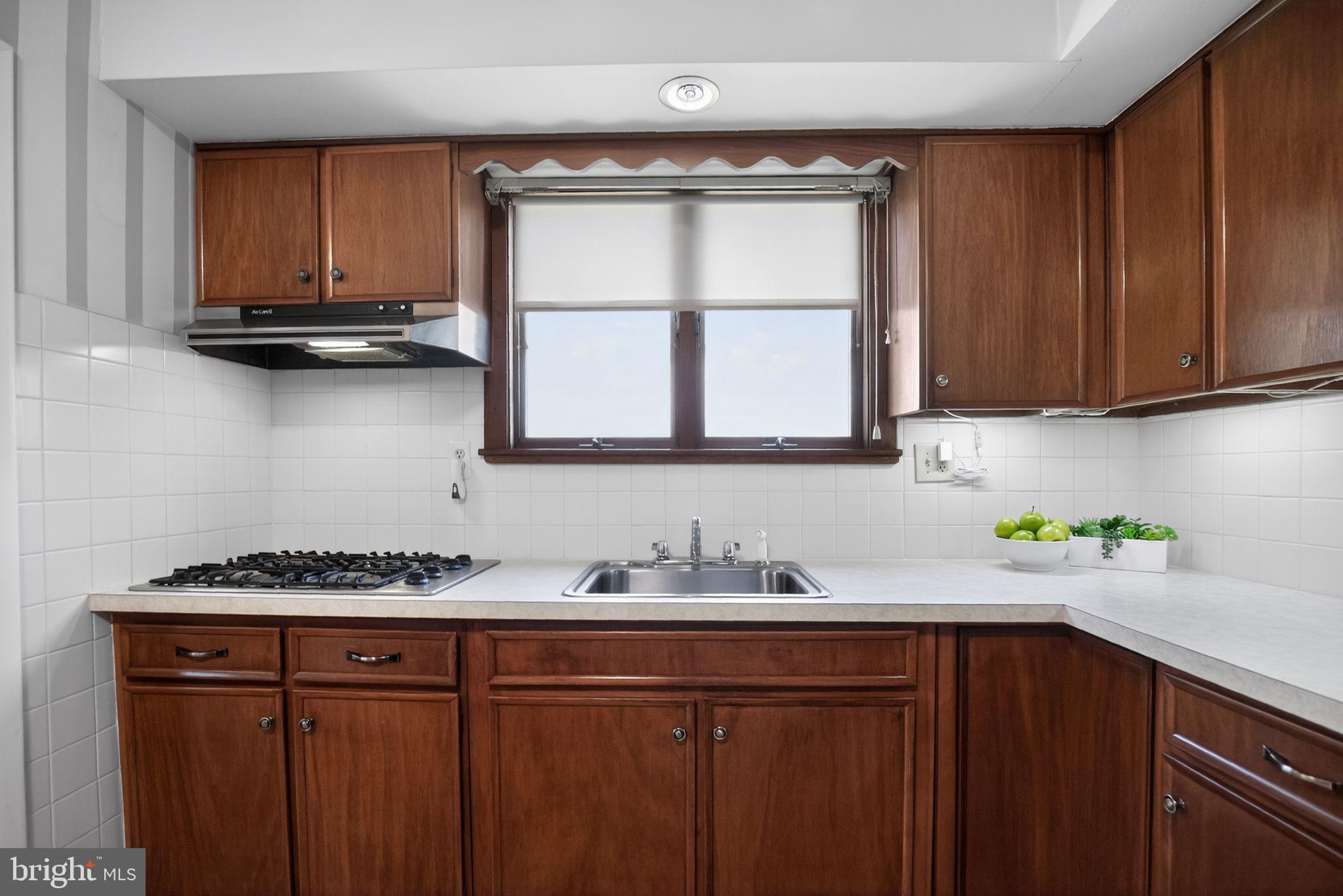 GLENSIDE - Residential
