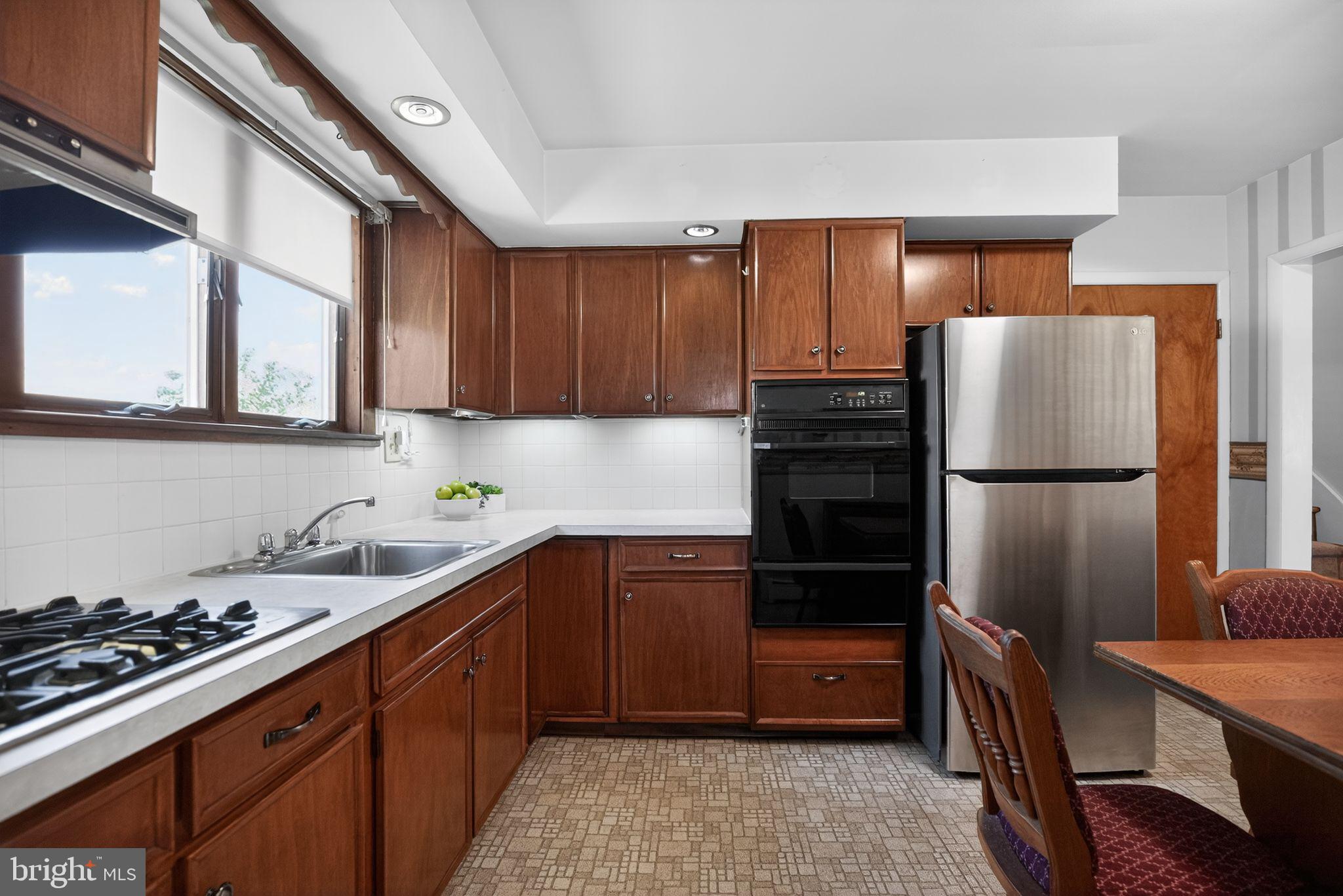 GLENSIDE - Residential