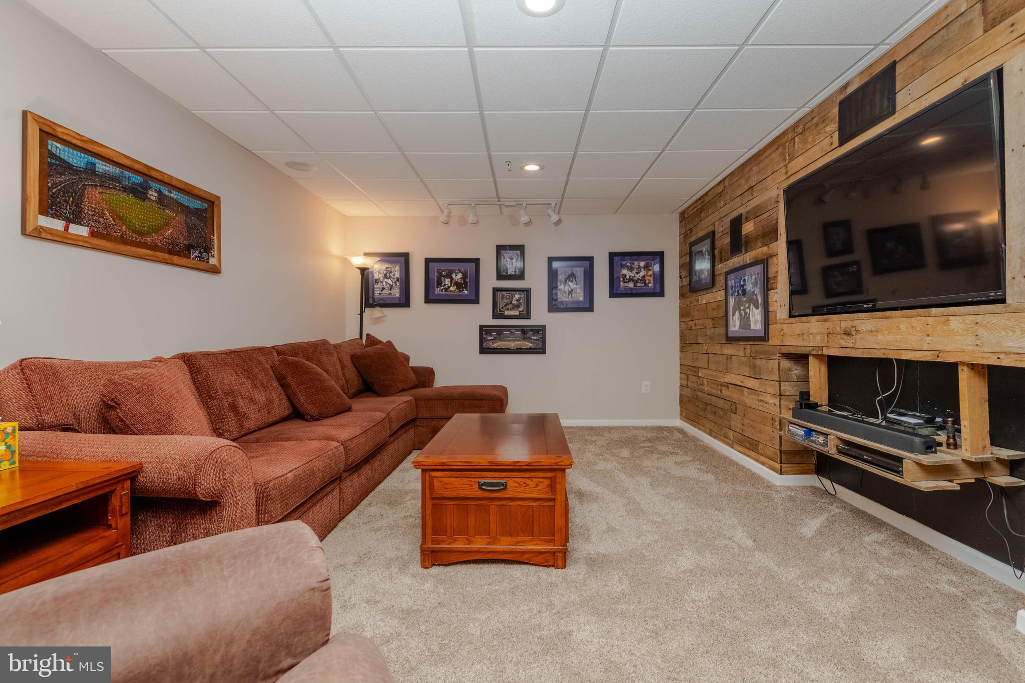 FALLSTON COMMONS - Residential