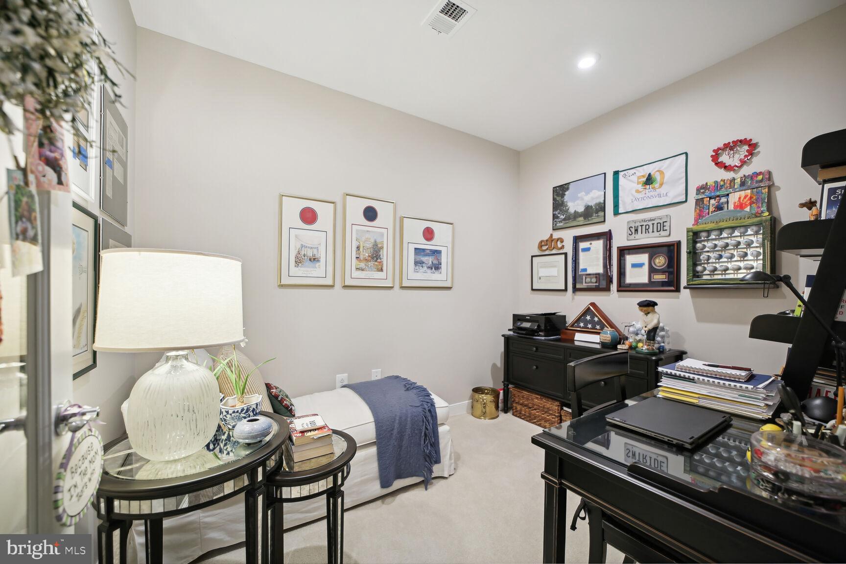 TOWER OAKS - Residential