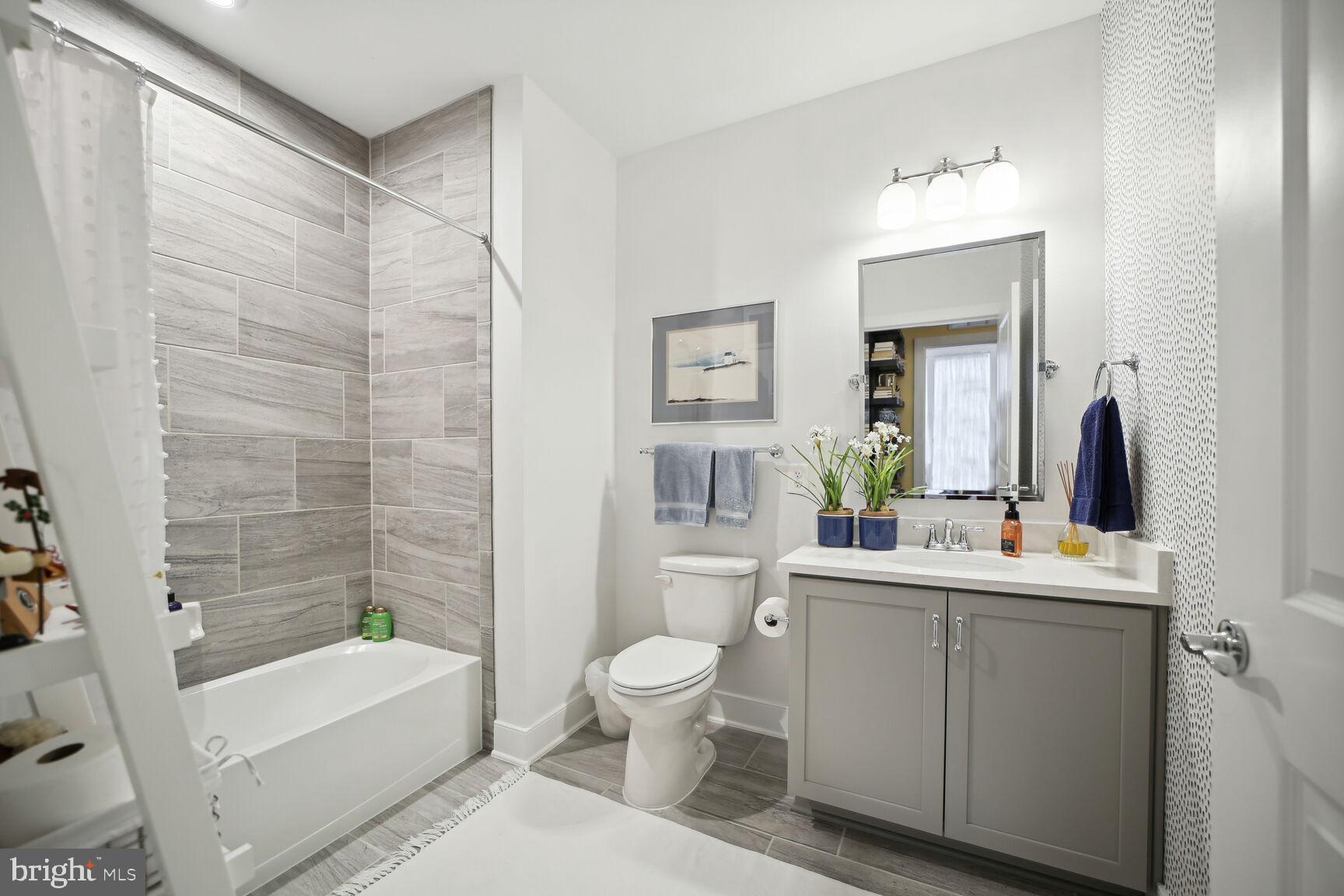 TOWER OAKS - Residential