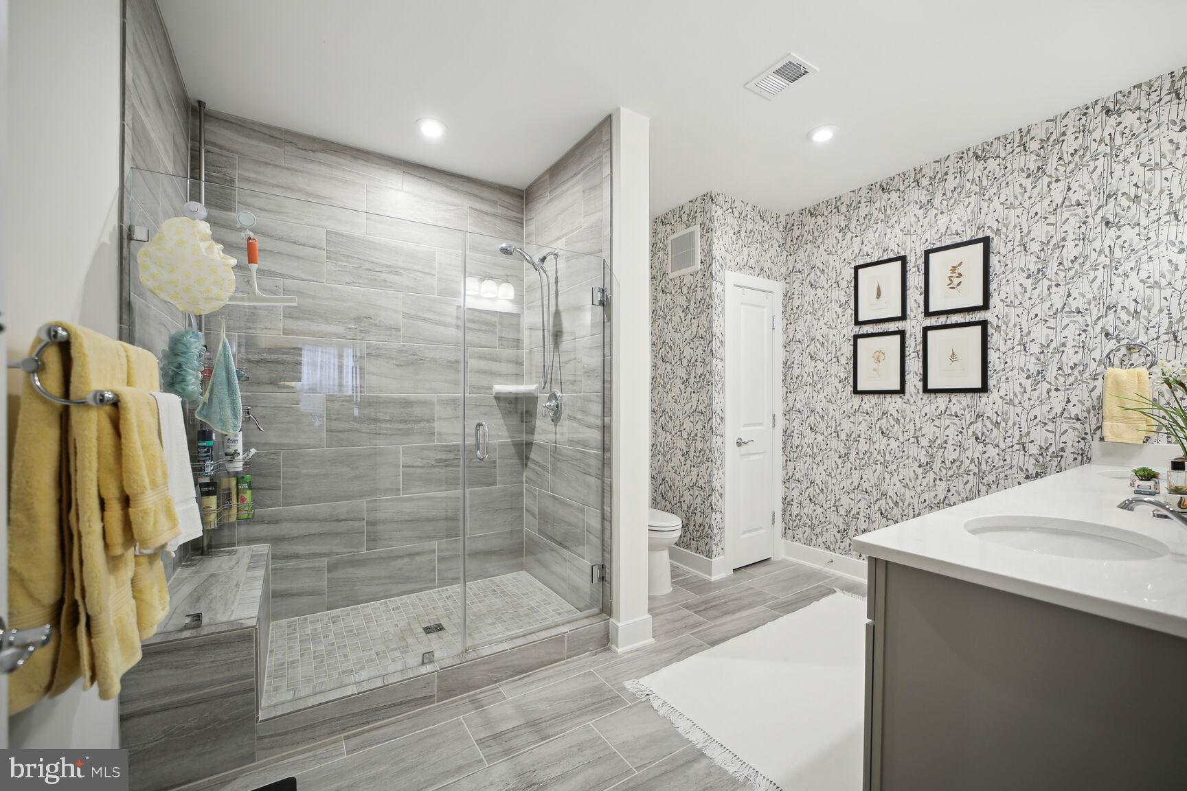 TOWER OAKS - Residential