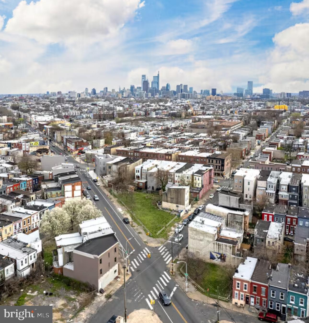 PHILADELPHIA (NORTHWEST) - Land