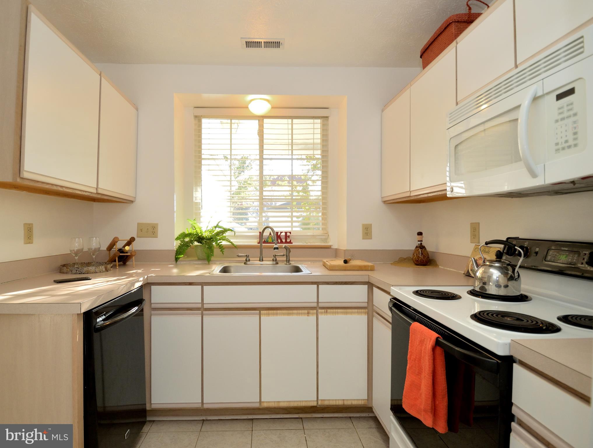 HICKORY HILLS - Residential