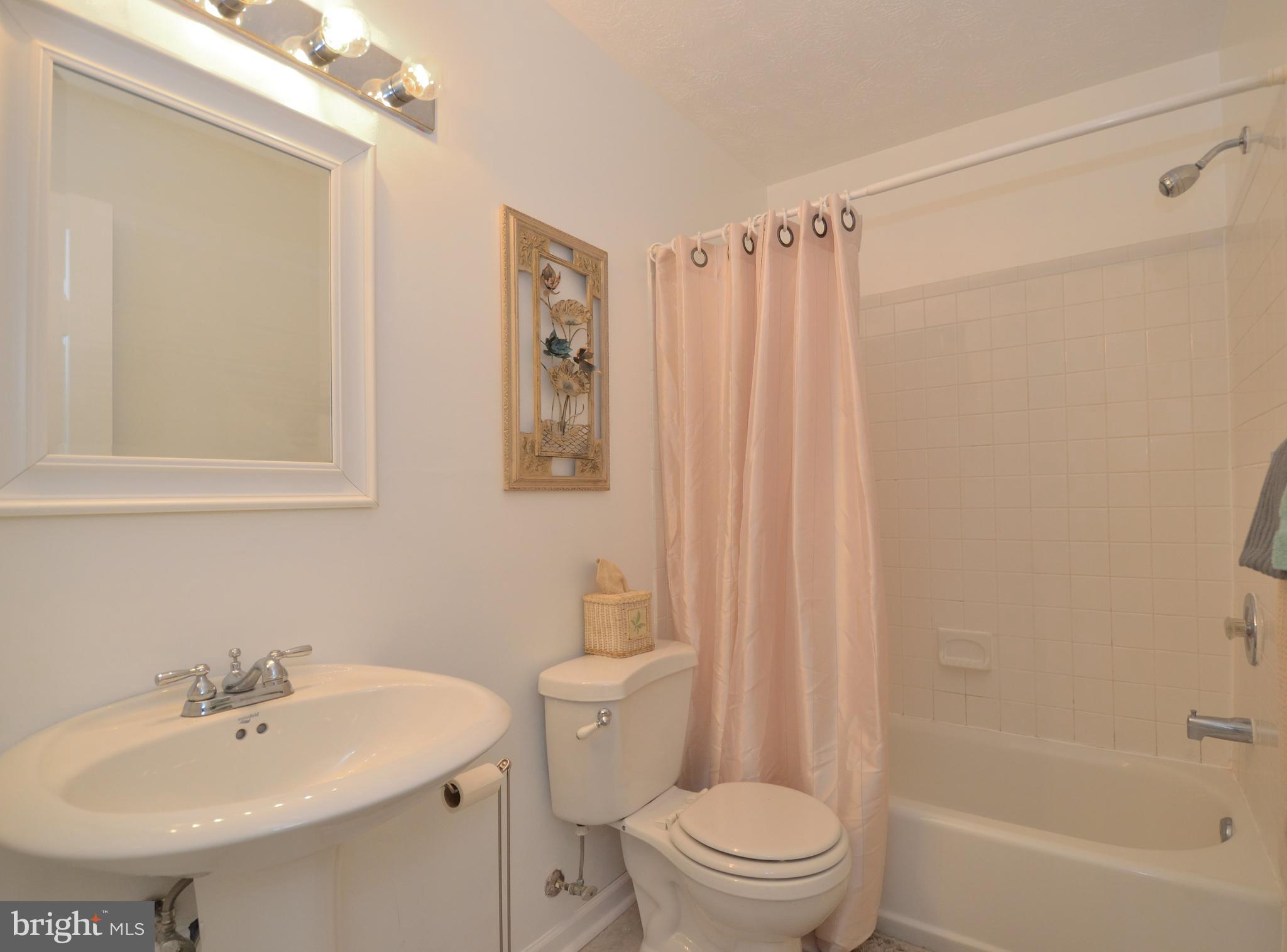 HICKORY HILLS - Residential