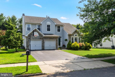 Homes For Sale - 17 Marjorie Way<br/> HAMILTON, NJ 08690