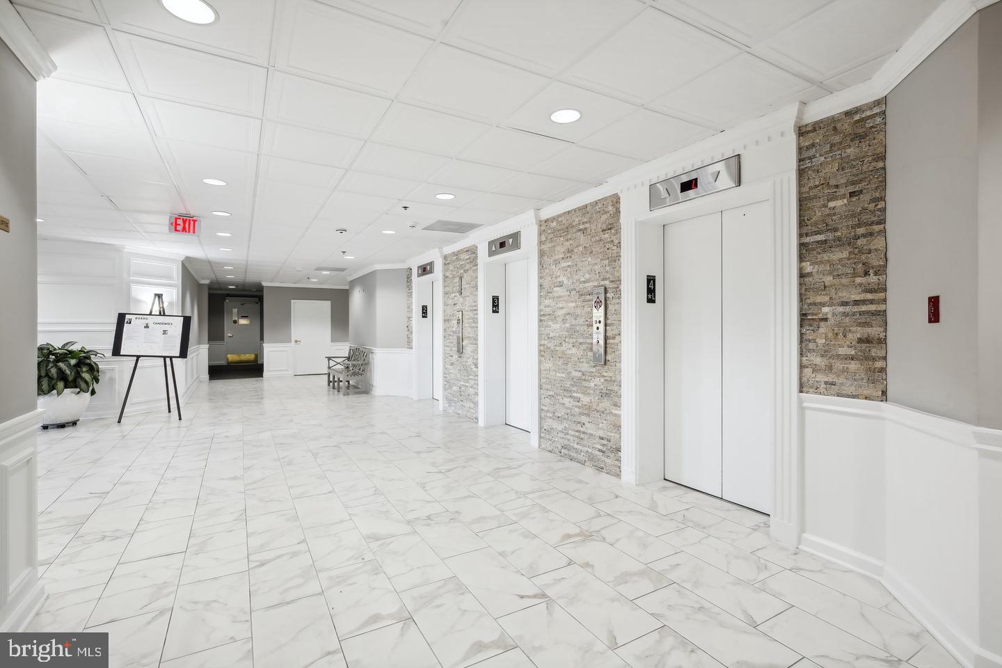 LEISURE WORLD - Residential