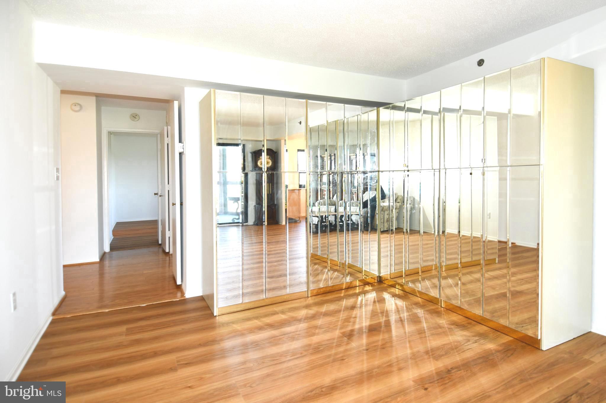 LEISURE WORLD - Residential