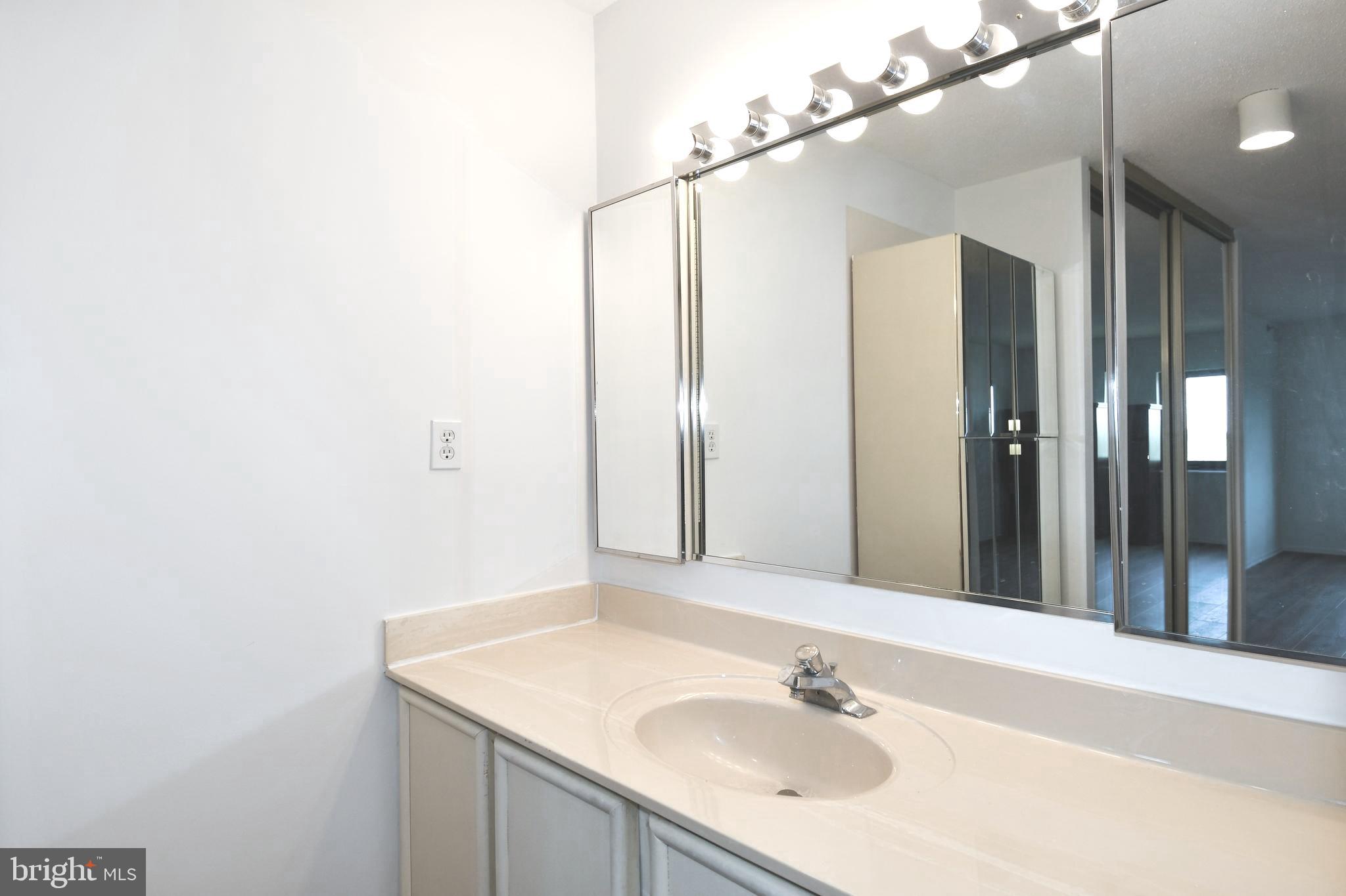 LEISURE WORLD - Residential