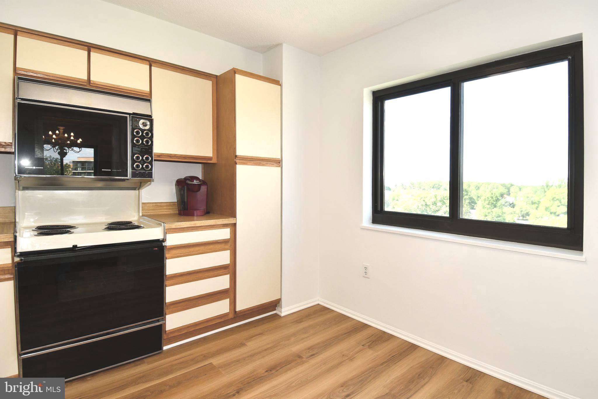 LEISURE WORLD - Residential