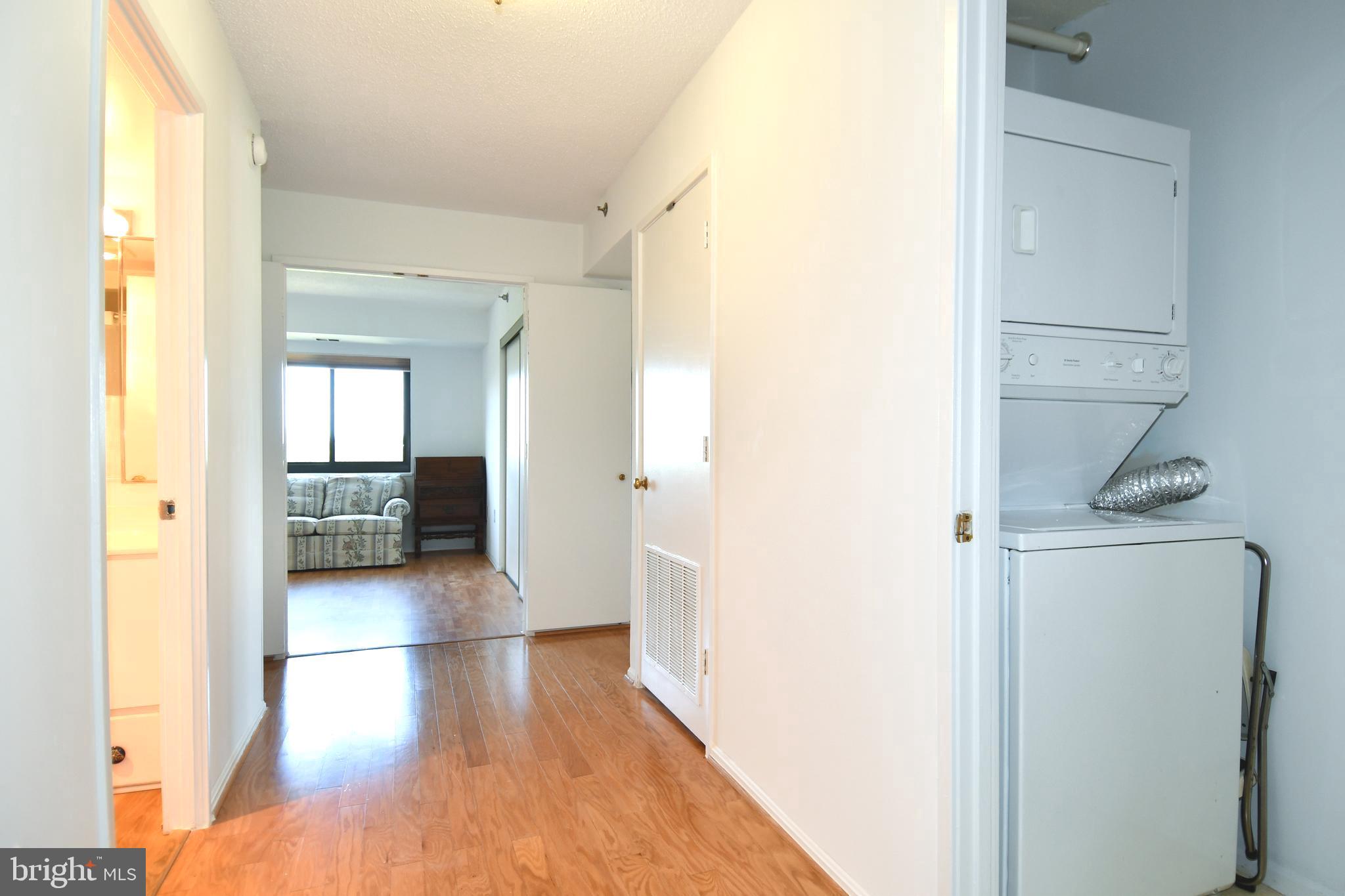 LEISURE WORLD - Residential