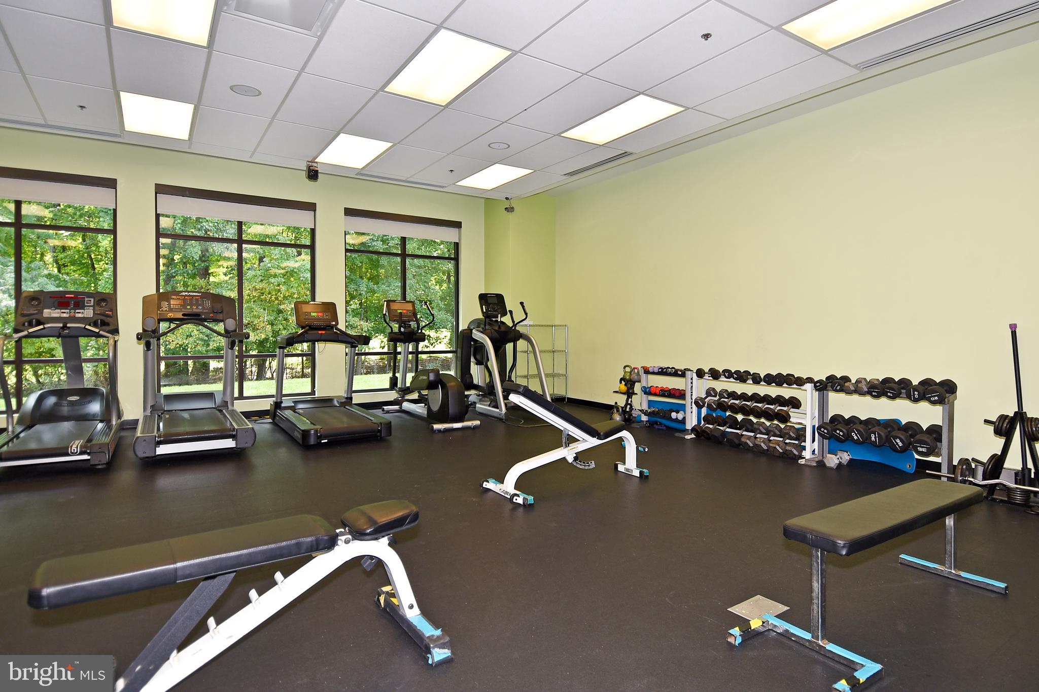 LEISURE WORLD - Residential