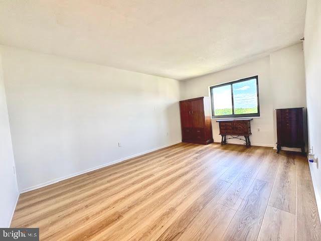 LEISURE WORLD - Residential