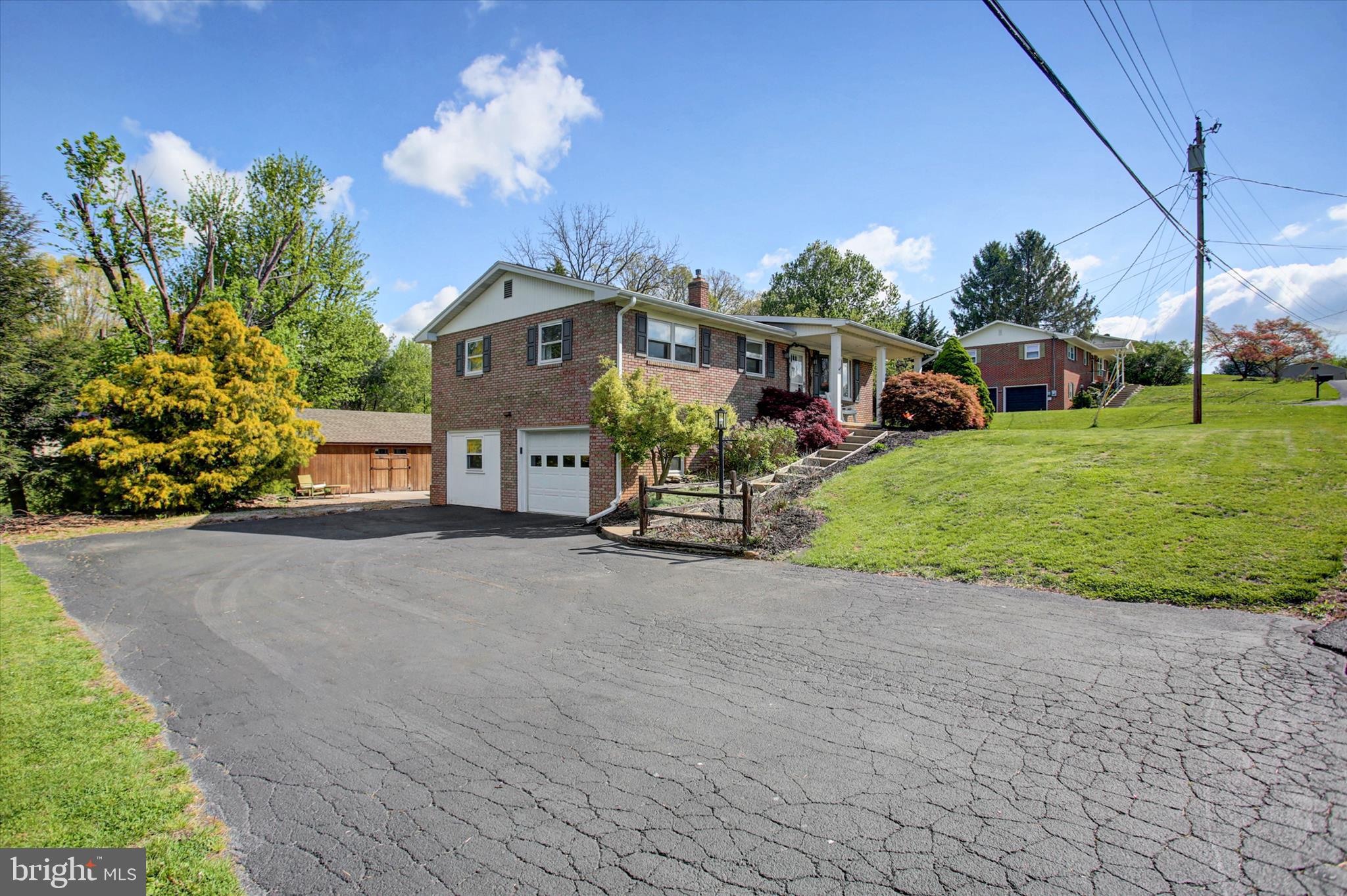 1561 LAKE SHORE DRIVE DRIVE