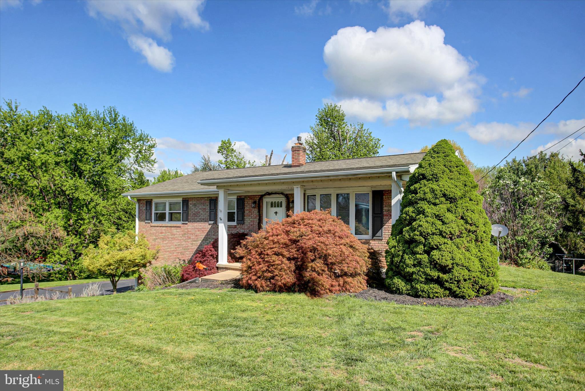 1561 LAKE SHORE DRIVE DRIVE