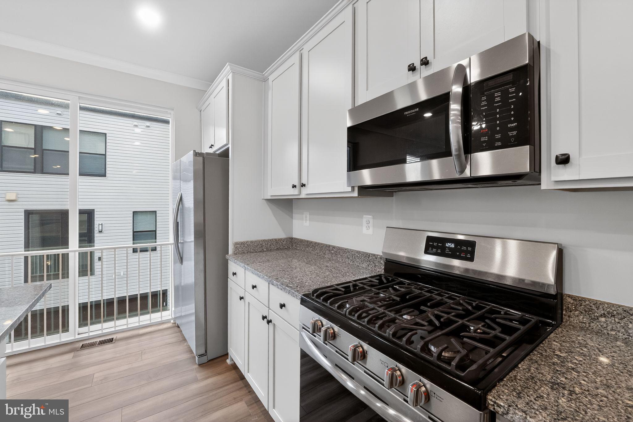 MEDFIELD - Residential