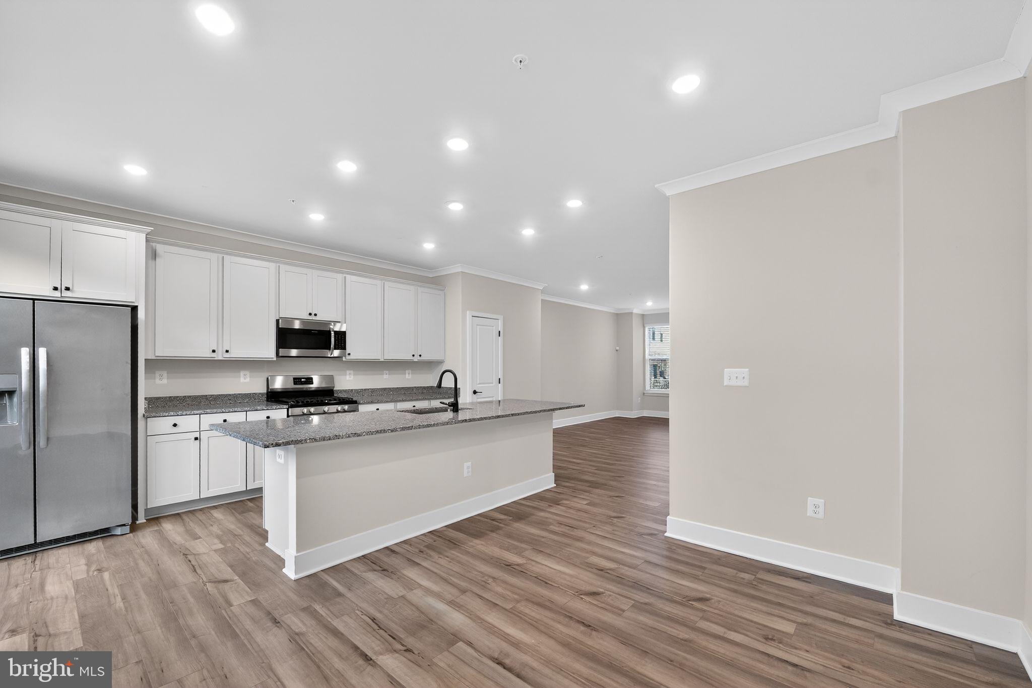 MEDFIELD - Residential