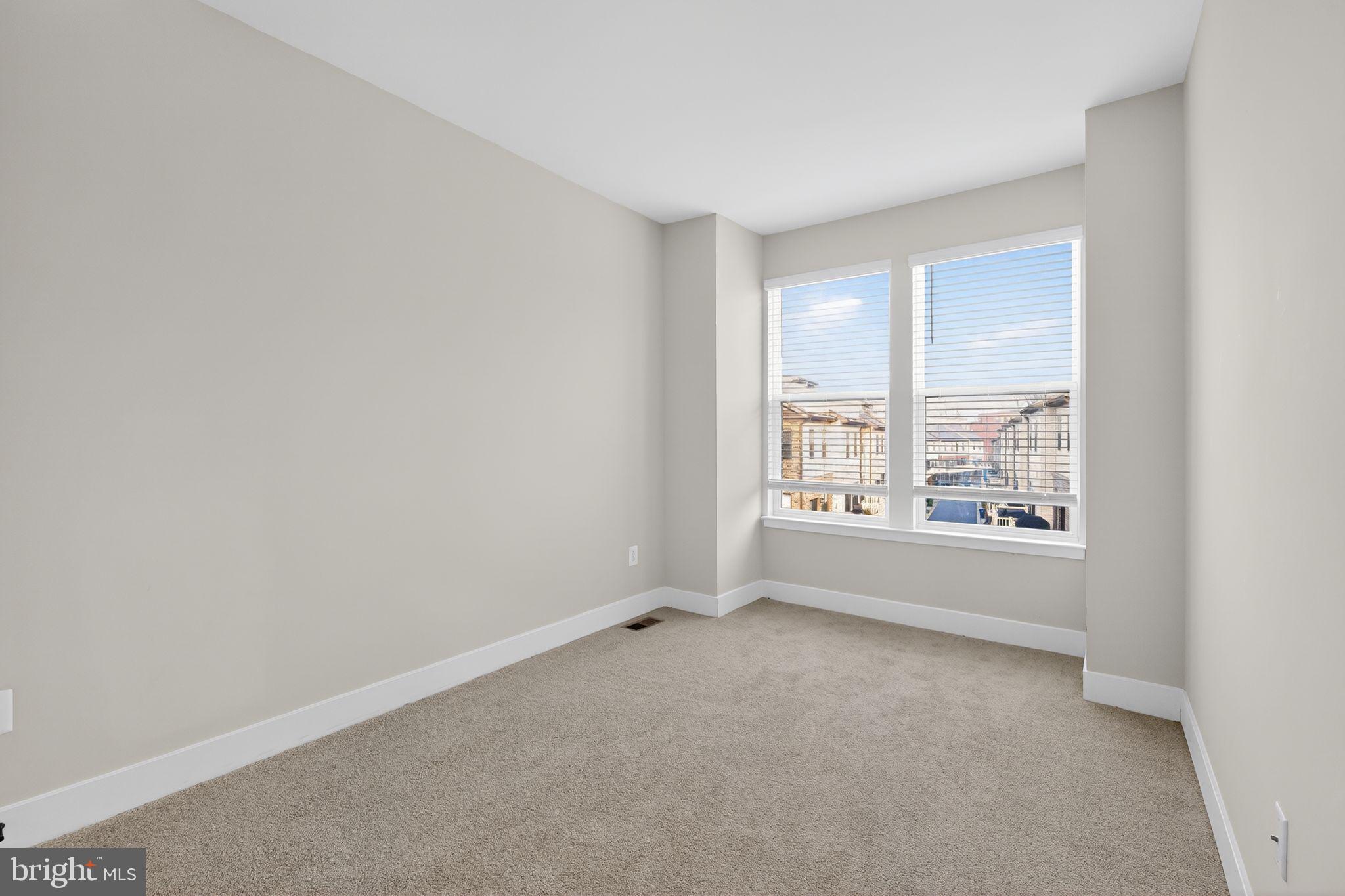 MEDFIELD - Residential