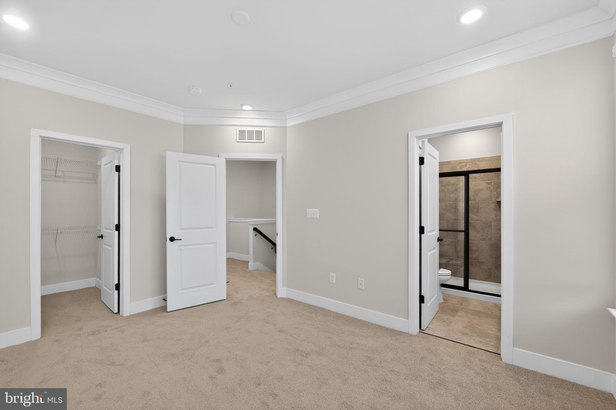 MEDFIELD - Residential