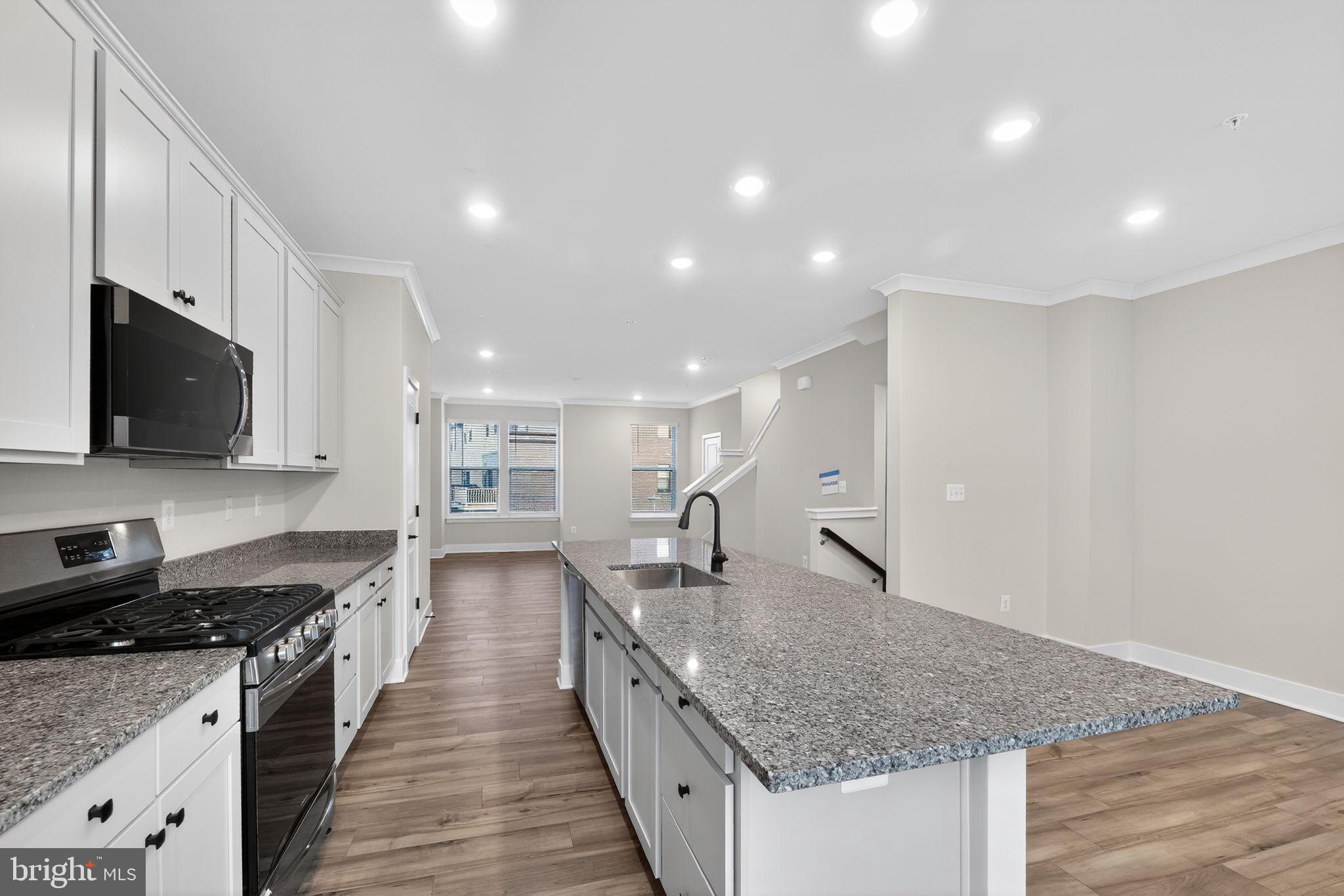 MEDFIELD - Residential