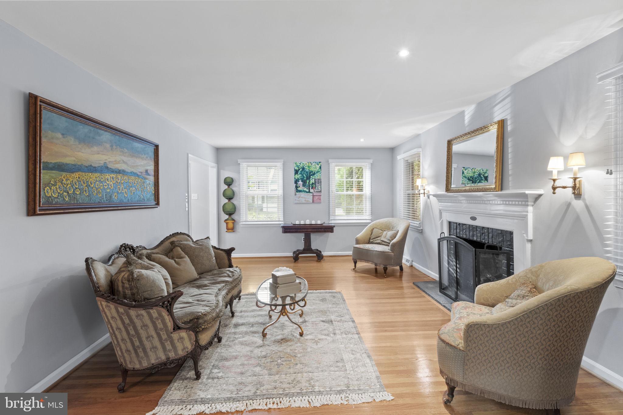 GLADWYNE - Residential