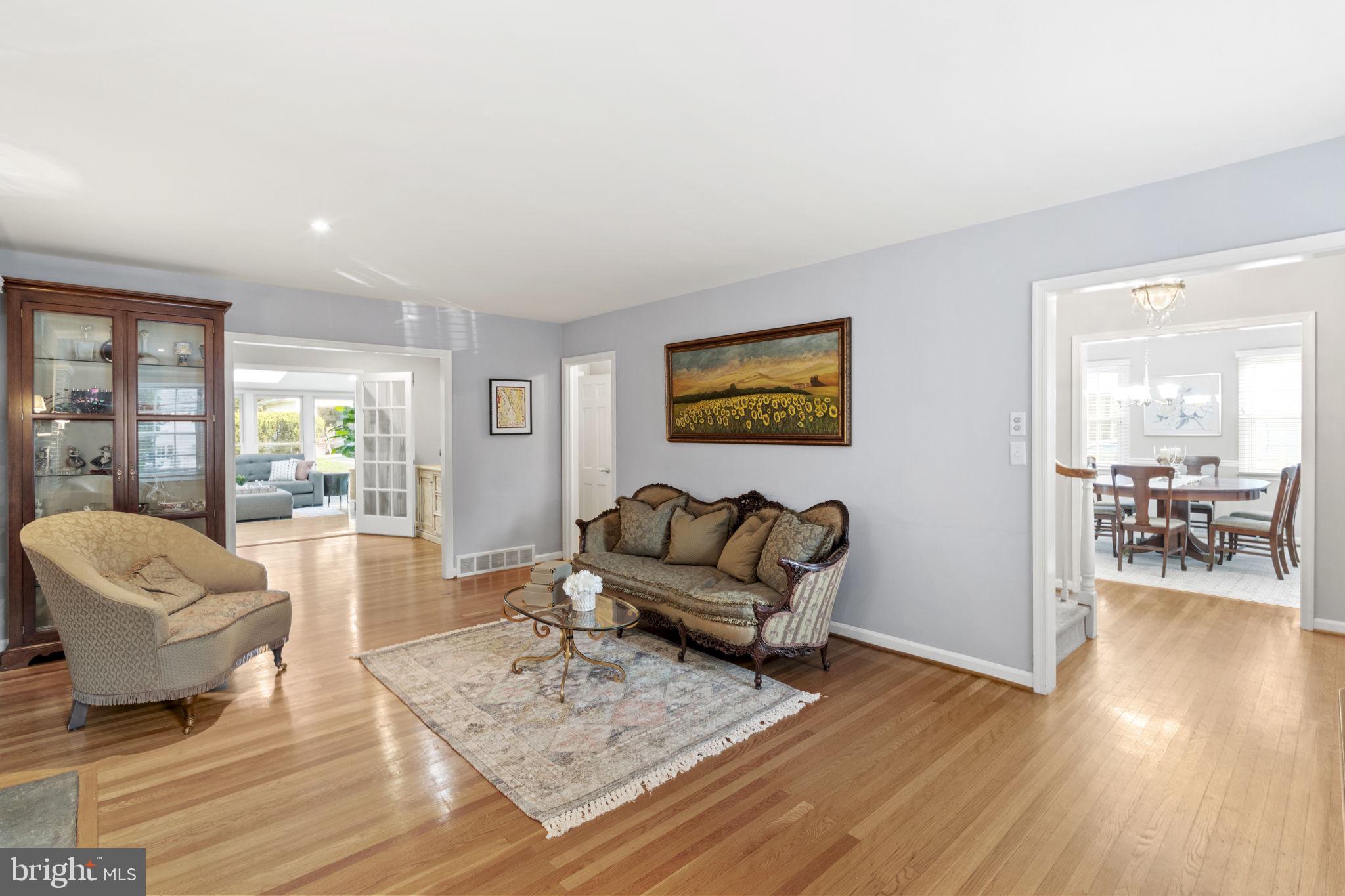 GLADWYNE - Residential