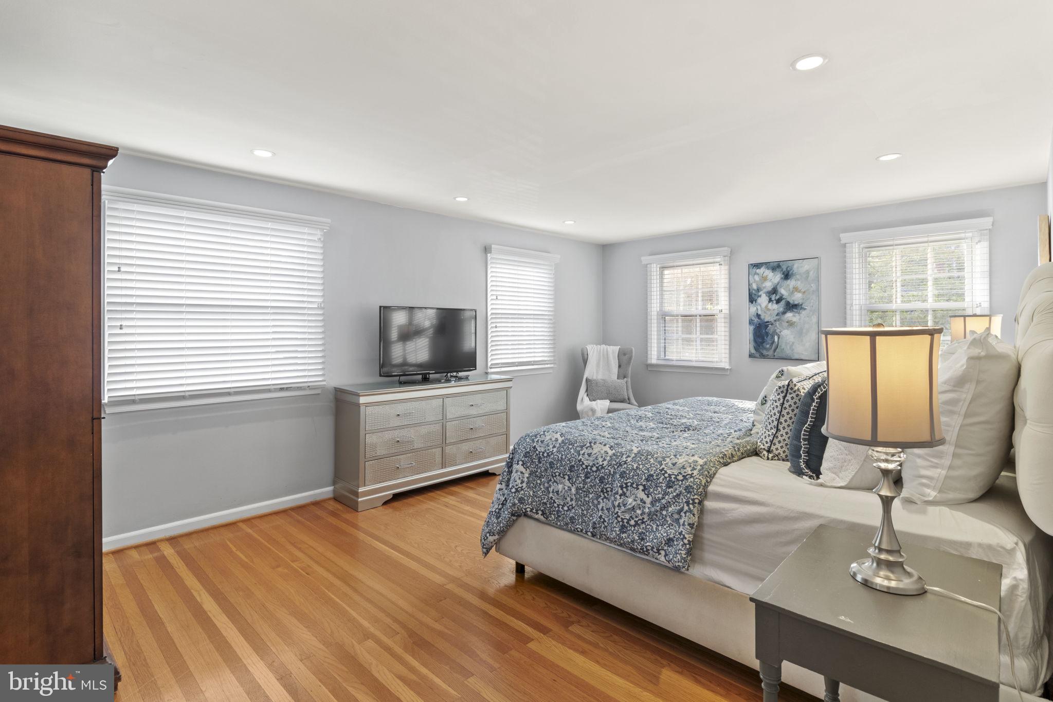 GLADWYNE - Residential