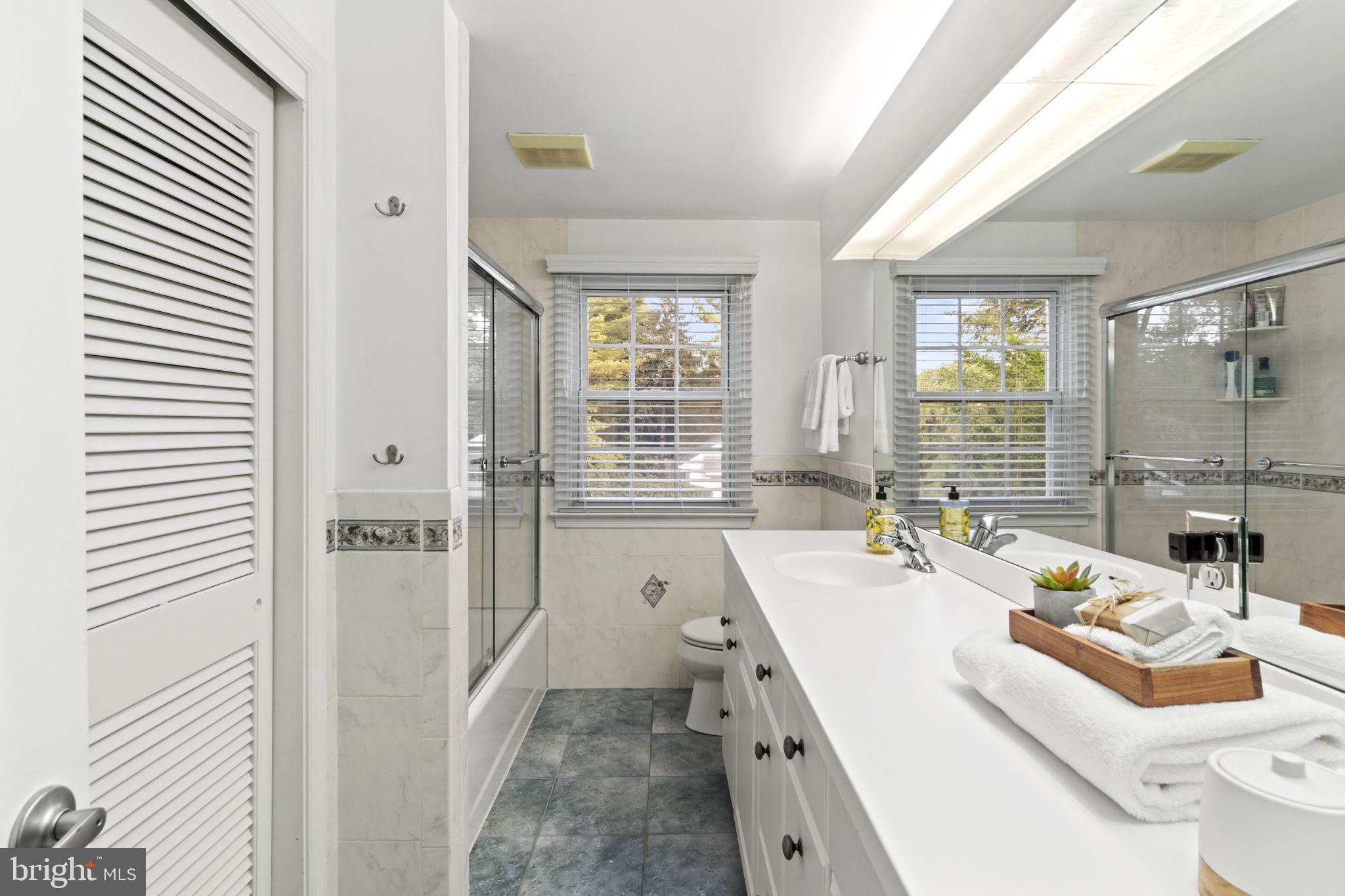 GLADWYNE - Residential