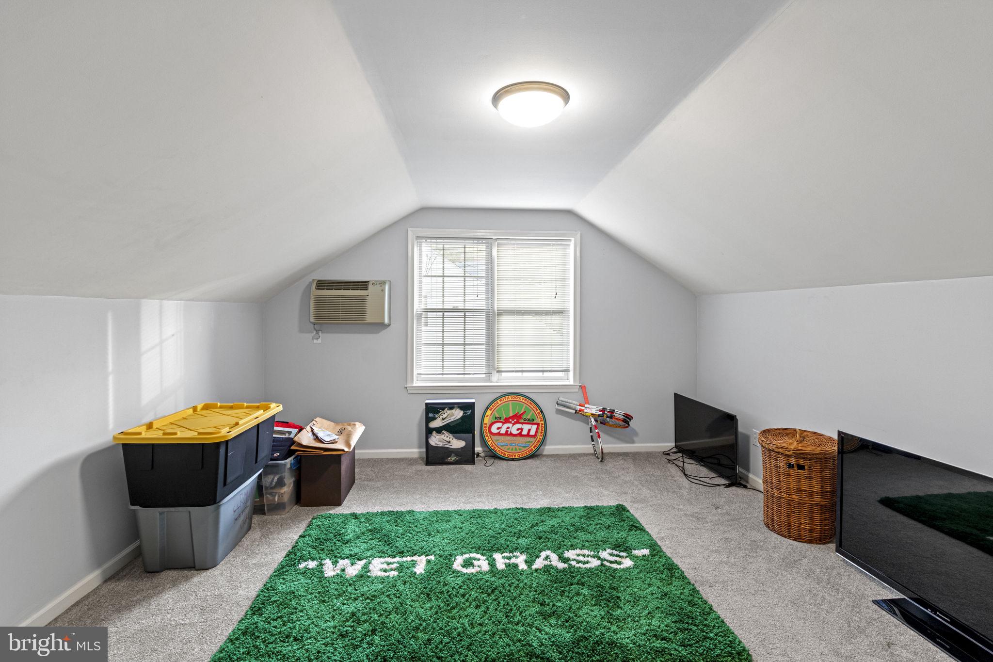 GLADWYNE - Residential