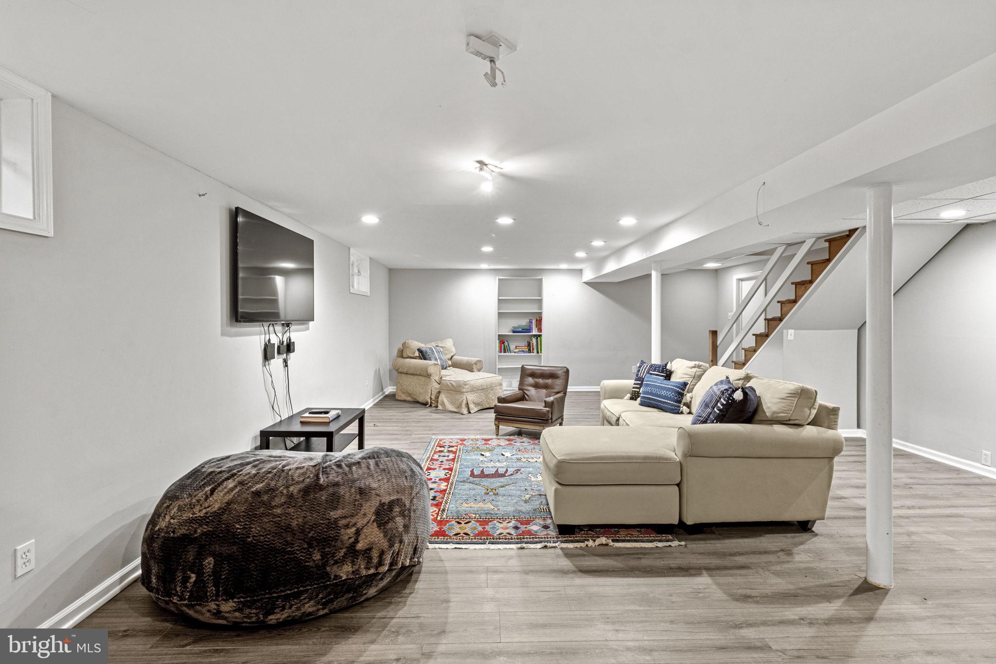 GLADWYNE - Residential