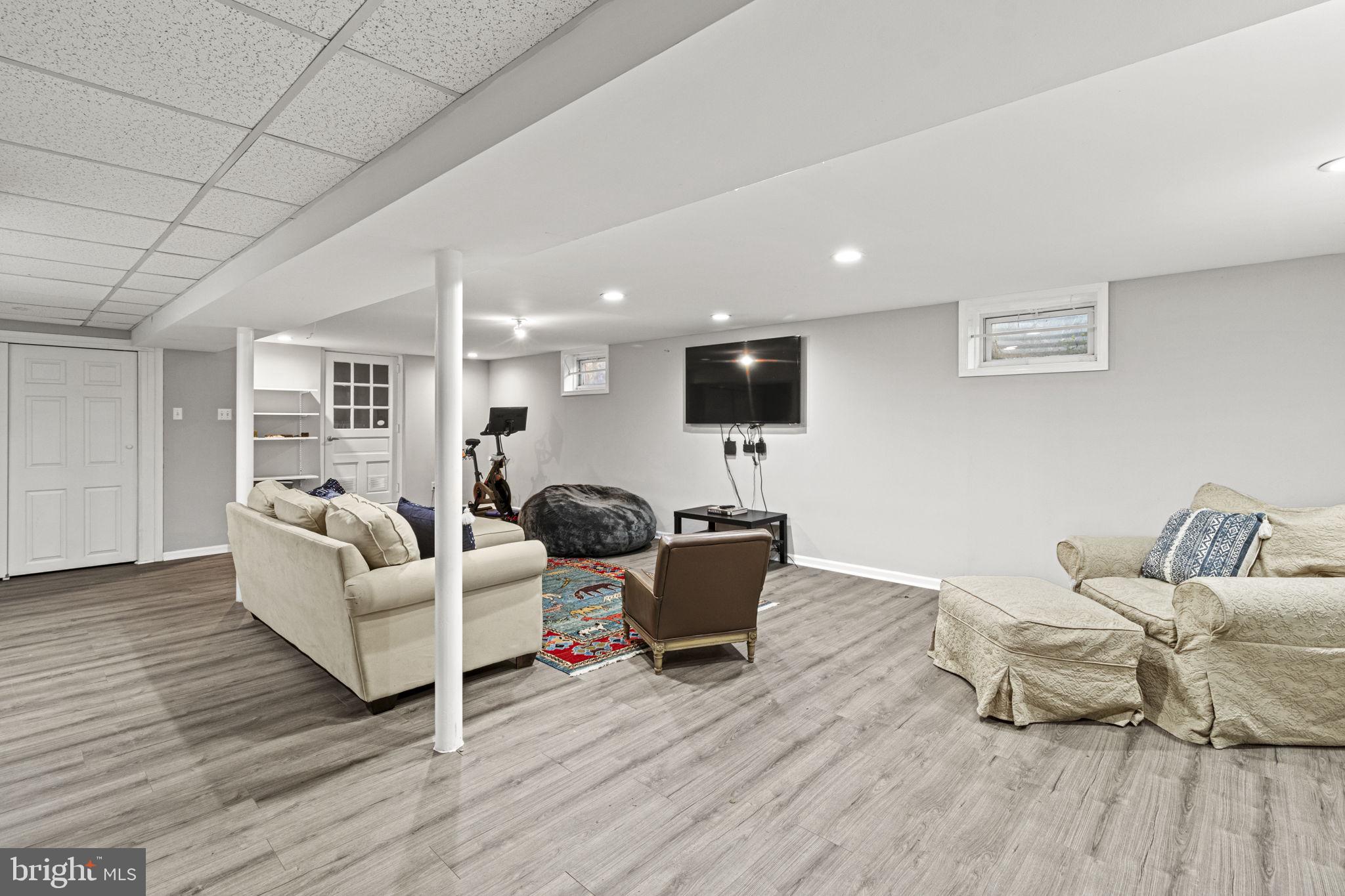 GLADWYNE - Residential