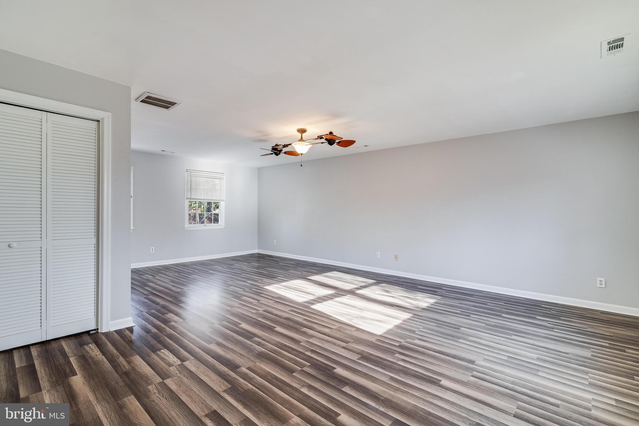 LONG BEACH - Residential