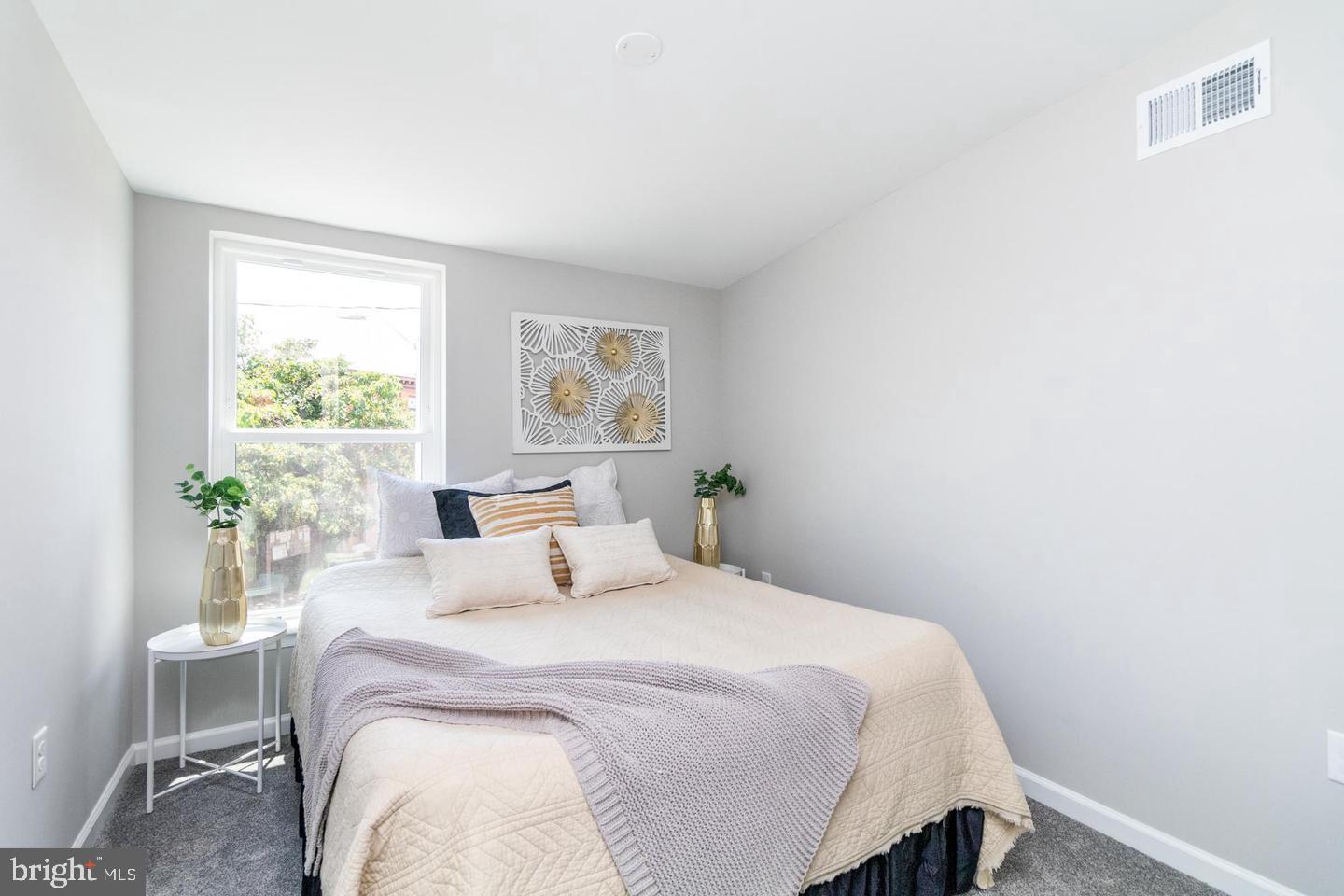 BROADWAY EAST - Residential