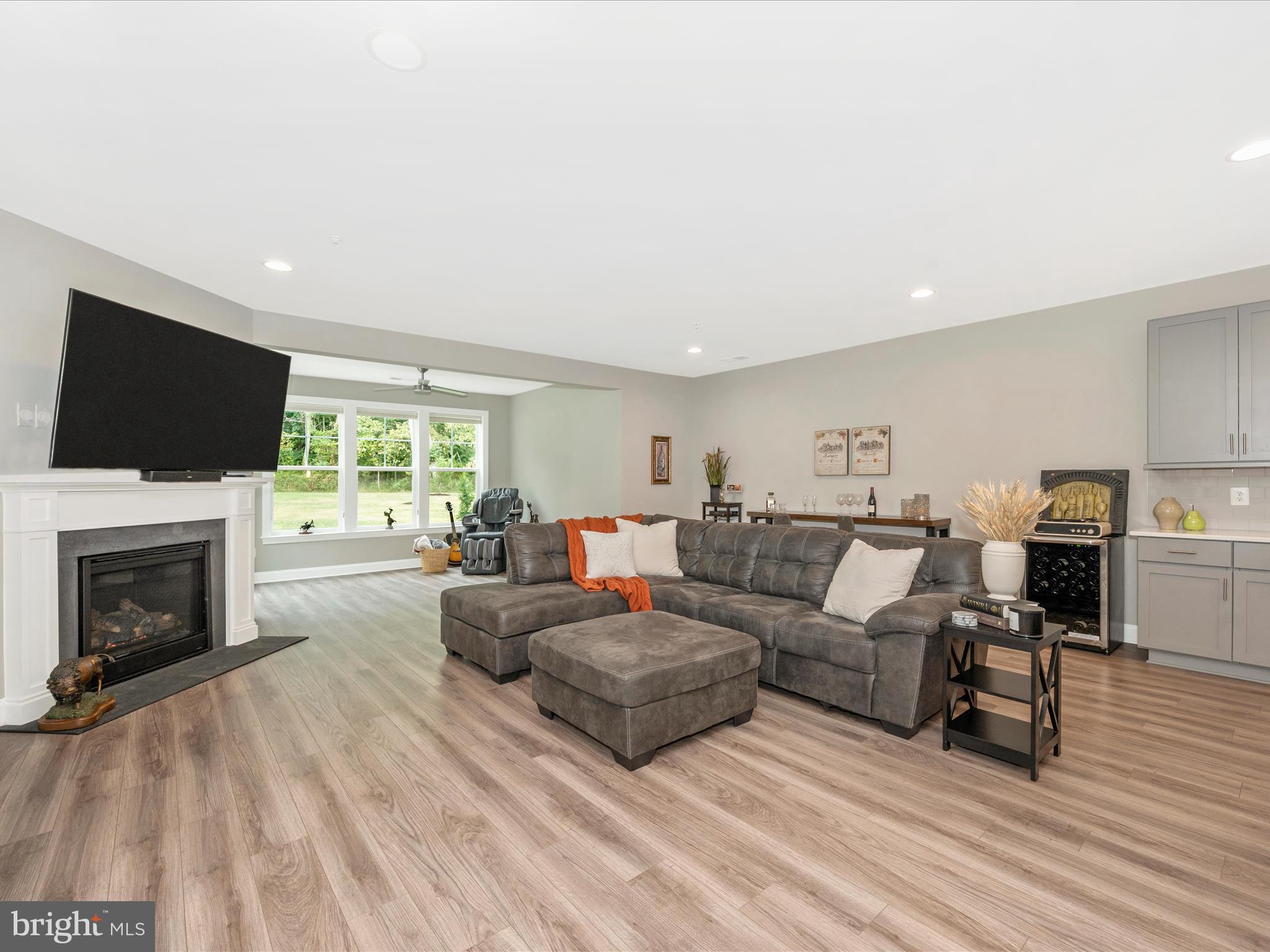 ROSEHILL MANOR - Residential