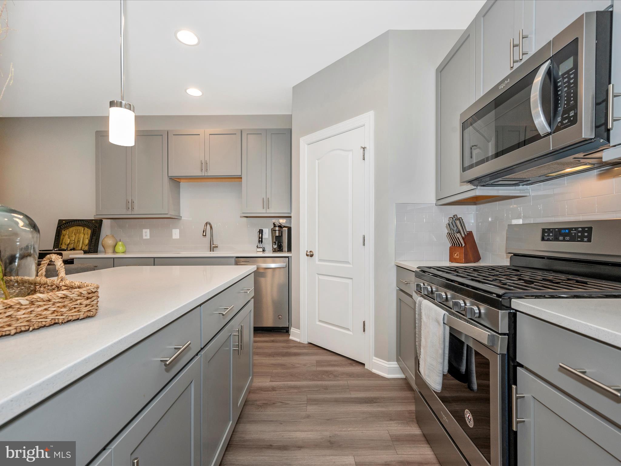 ROSEHILL MANOR - Residential